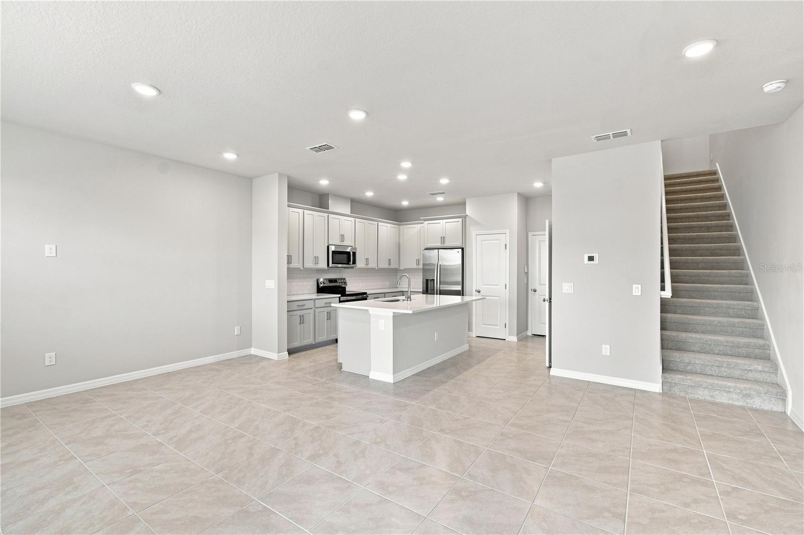 5592 Coopers Hawk Ct Property Photo 9