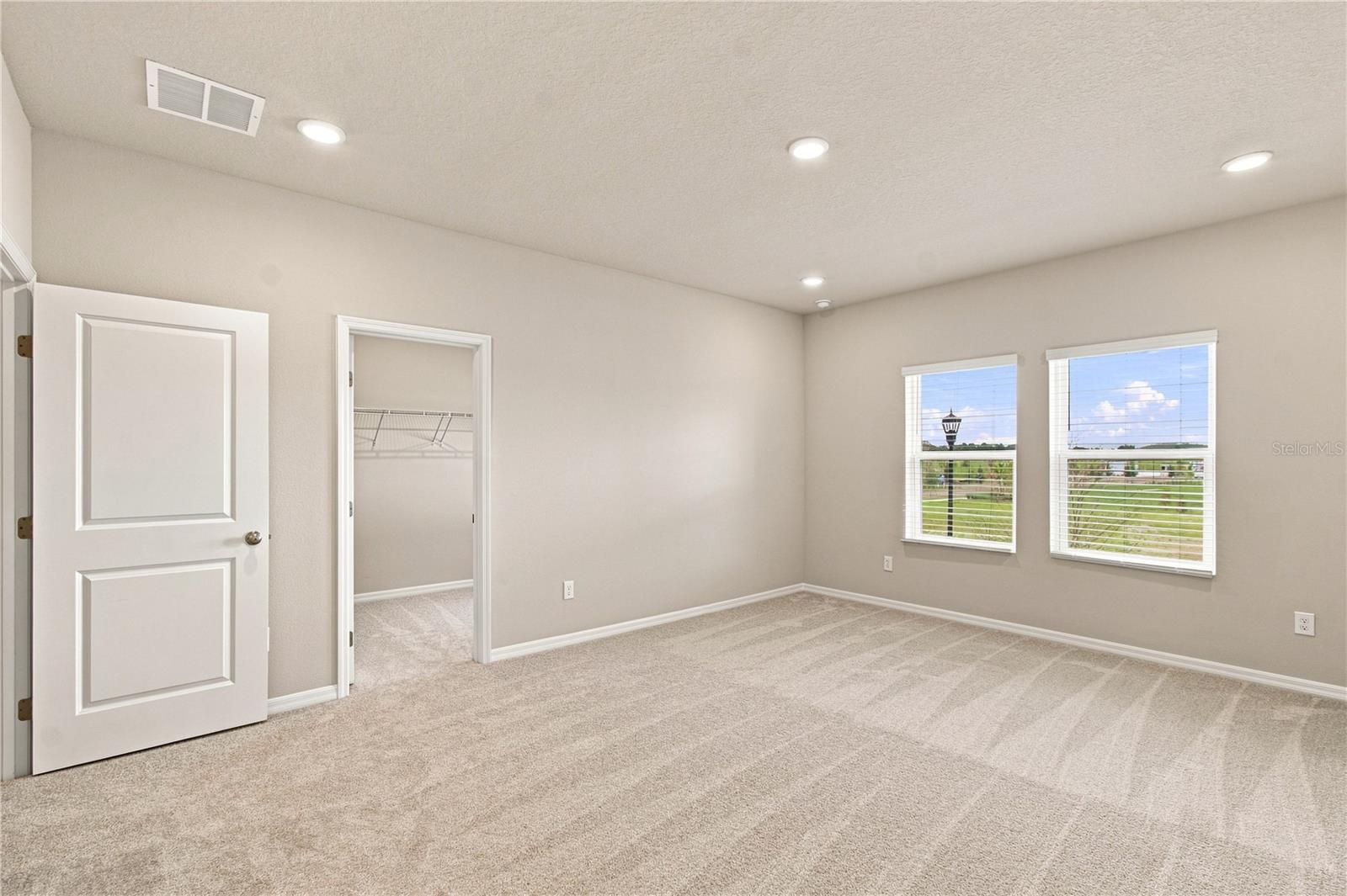 5592 Coopers Hawk Ct Property Photo 13