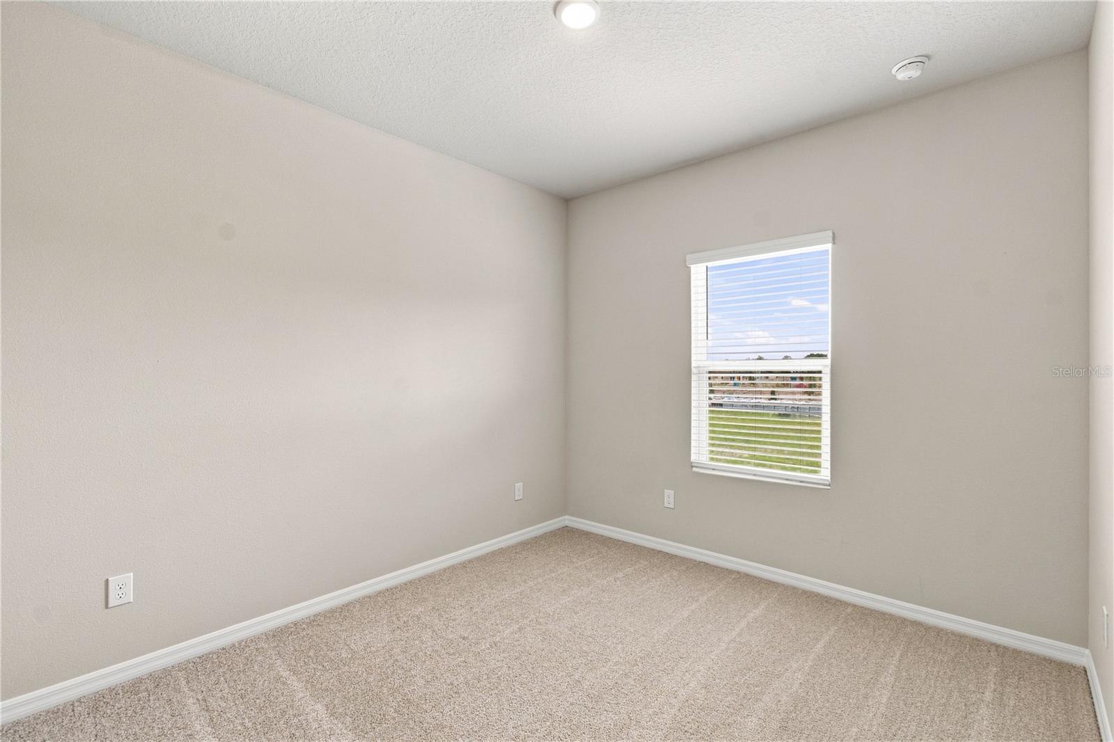 5592 Coopers Hawk Ct Property Photo 19
