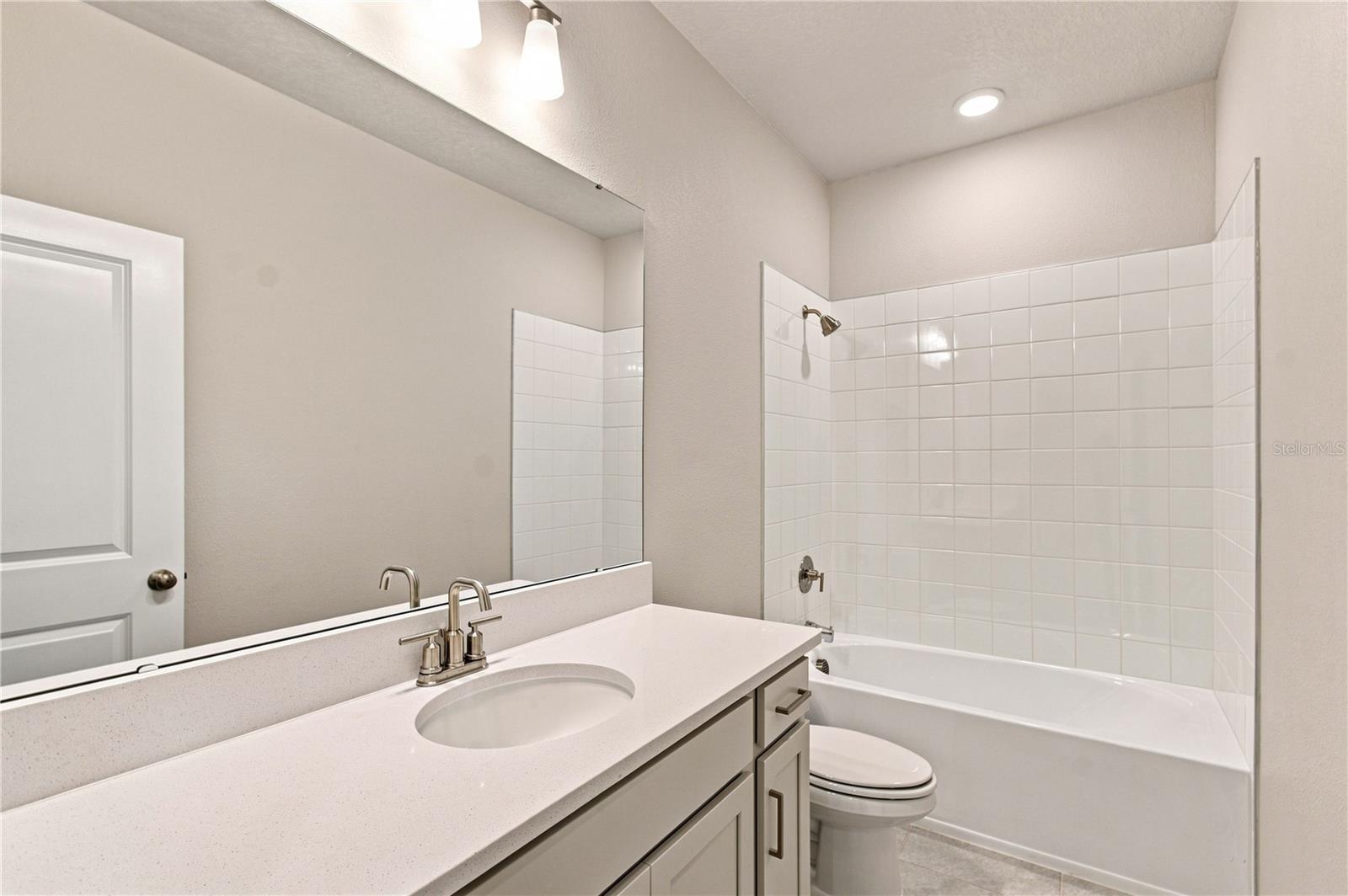 5592 Coopers Hawk Ct Property Photo 21