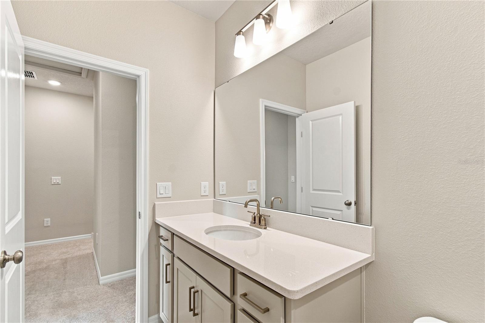 5592 Coopers Hawk Ct Property Photo 22