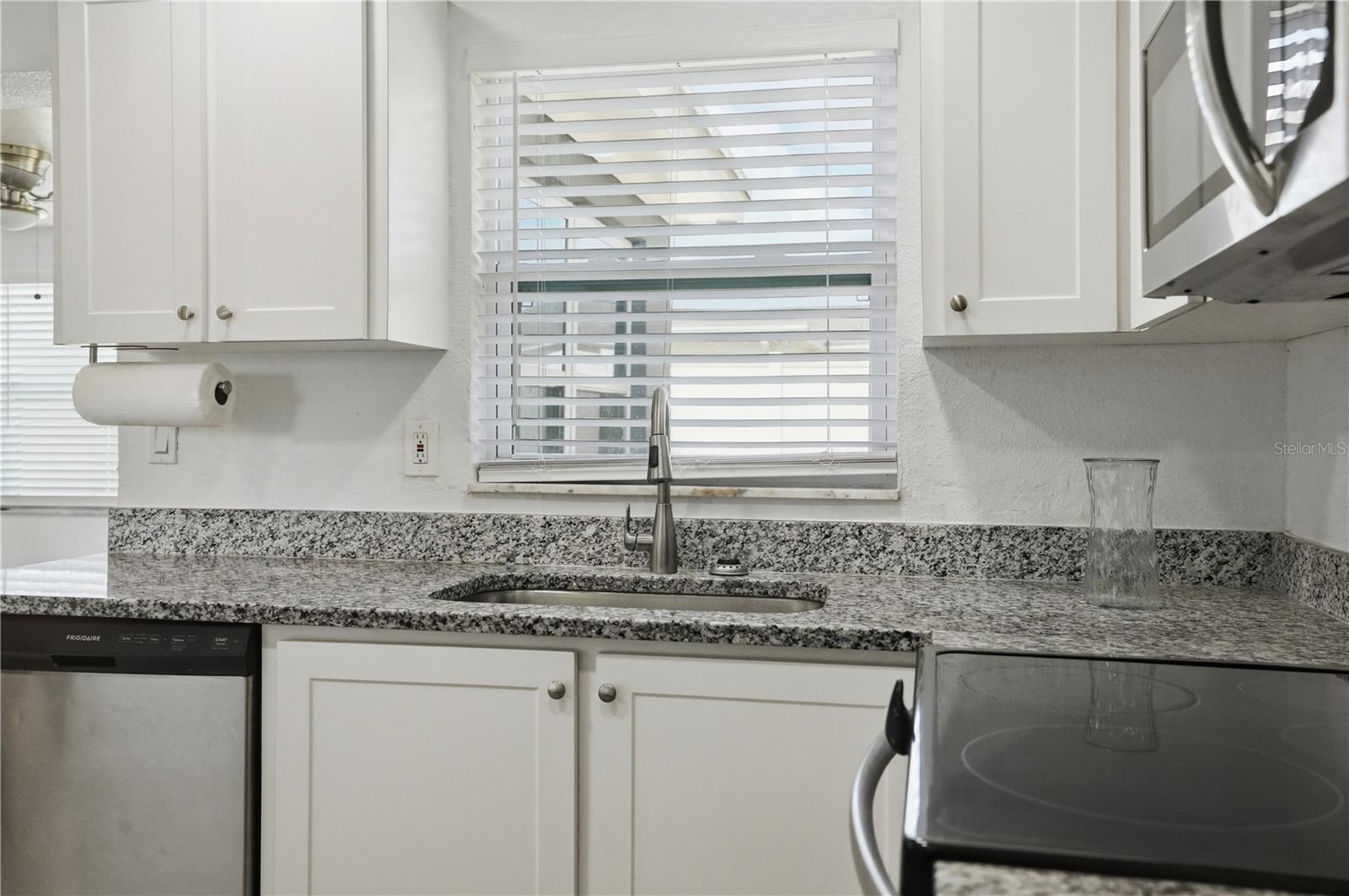 3301 Rosefield Dr Property Photo 9