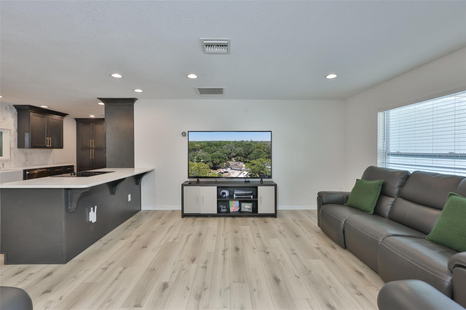 1578 Indian Bay Rd Property Photo 11