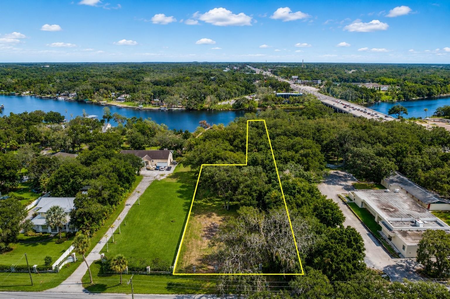 Riverview Dr Property Photo 10