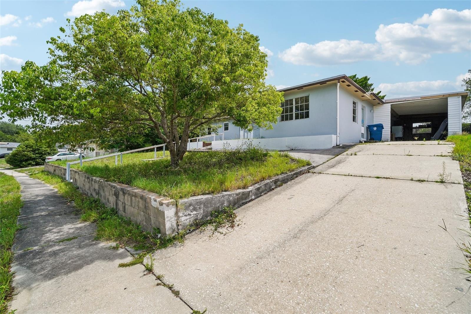 1090 Edgehill Ave Property Photo 17
