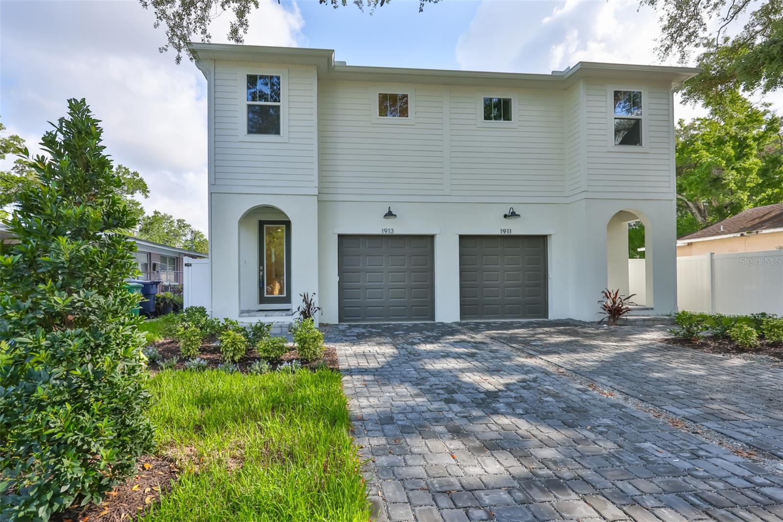 1913 W Beach St Property Photo 35