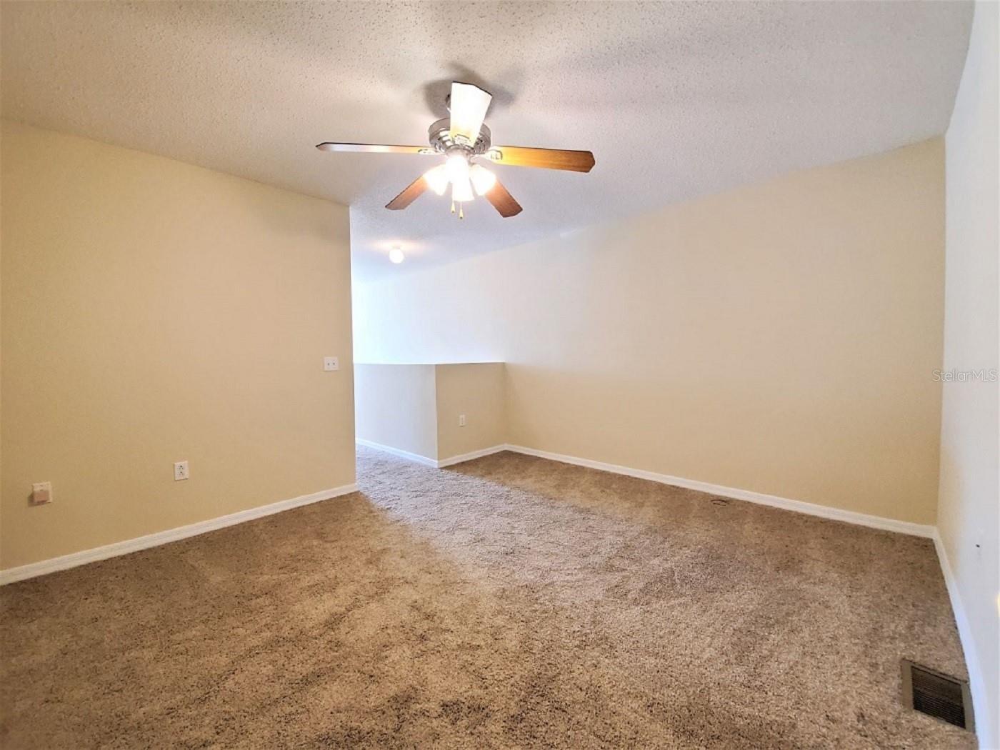9870 Ashburn Lake Dr Property Photo 12