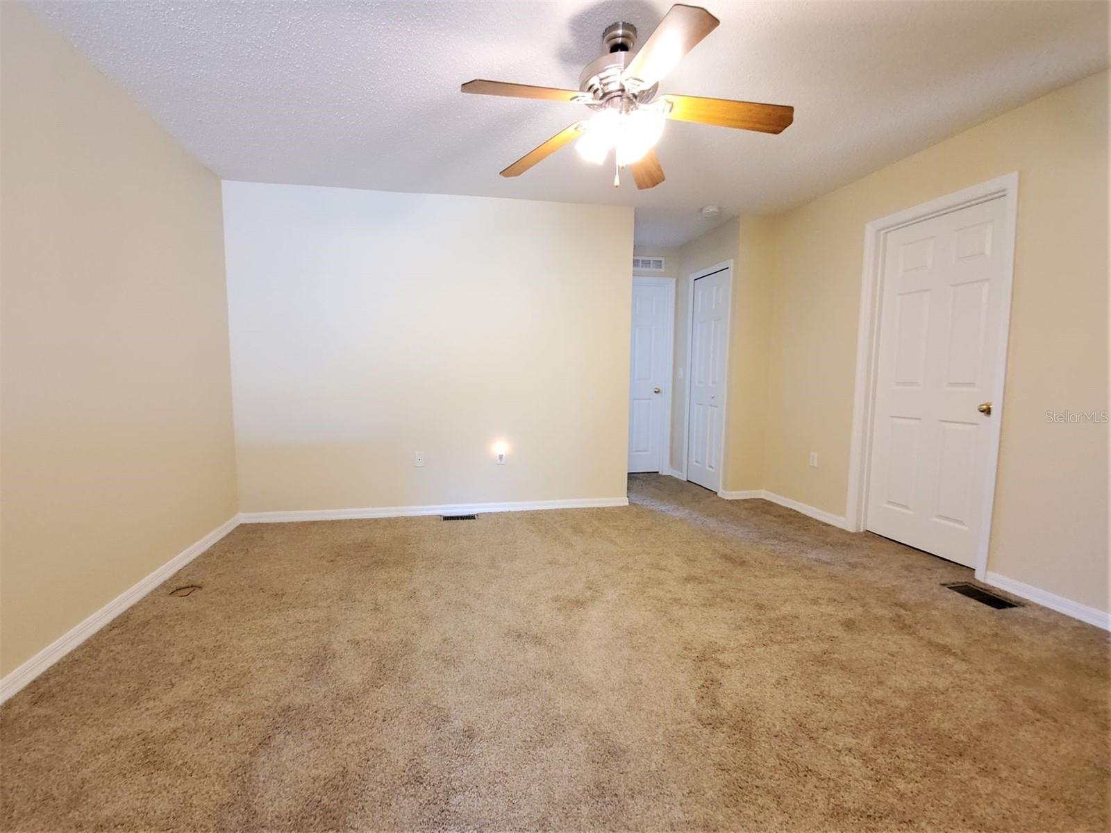 9870 Ashburn Lake Dr Property Photo 13