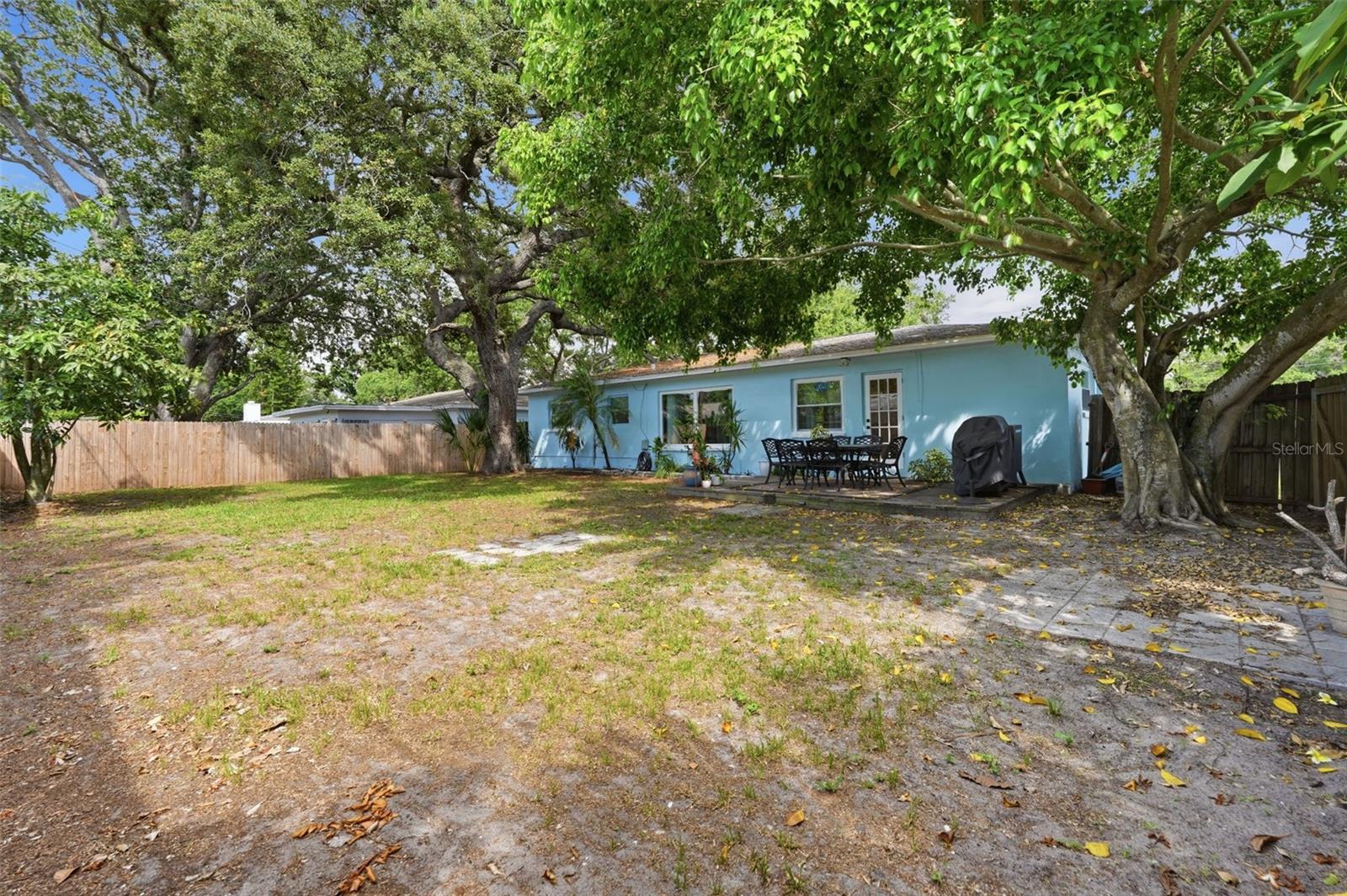 2140 Ne Coachman Rd Property Photo 34