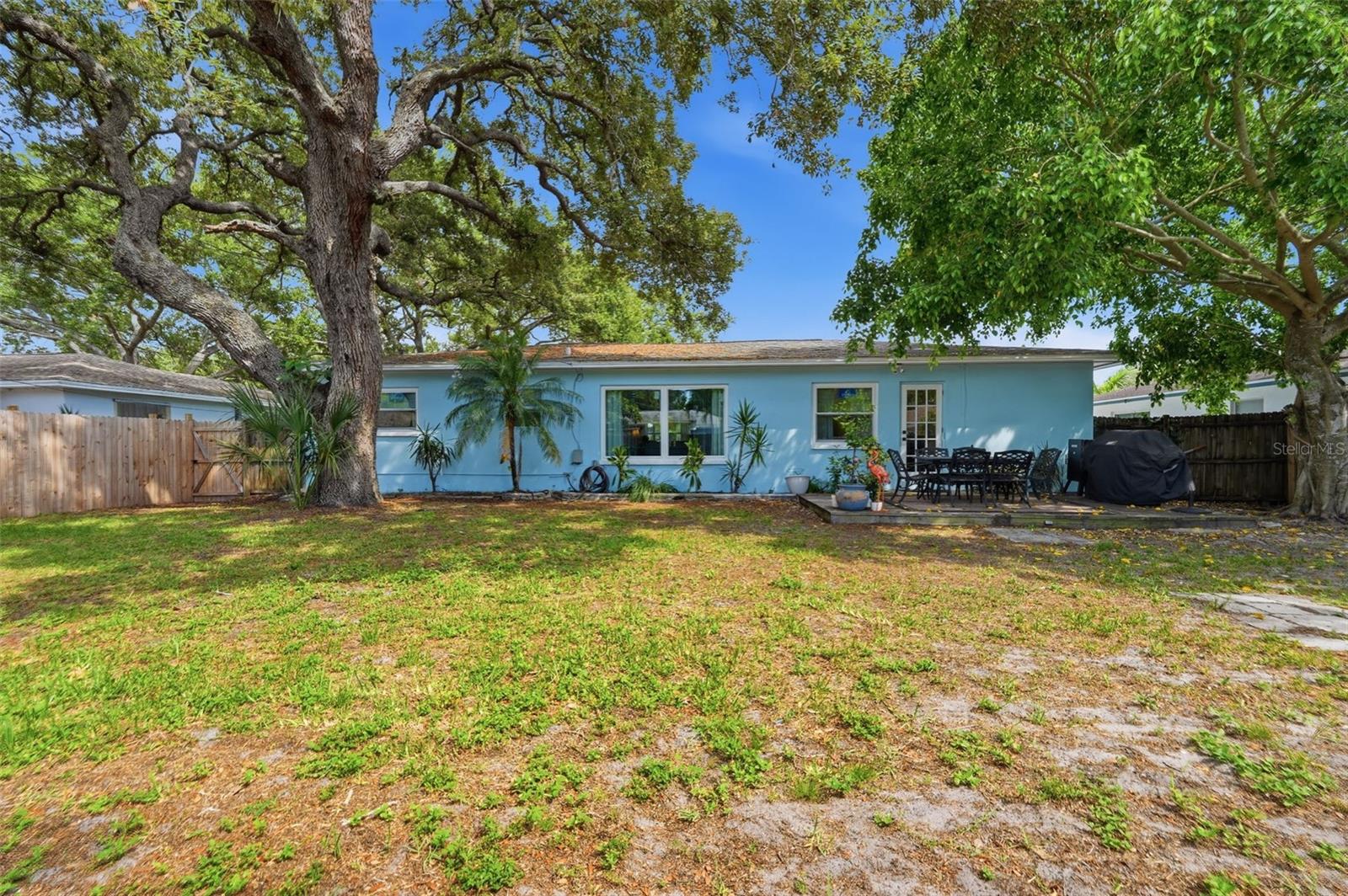 2140 Ne Coachman Rd Property Photo 35