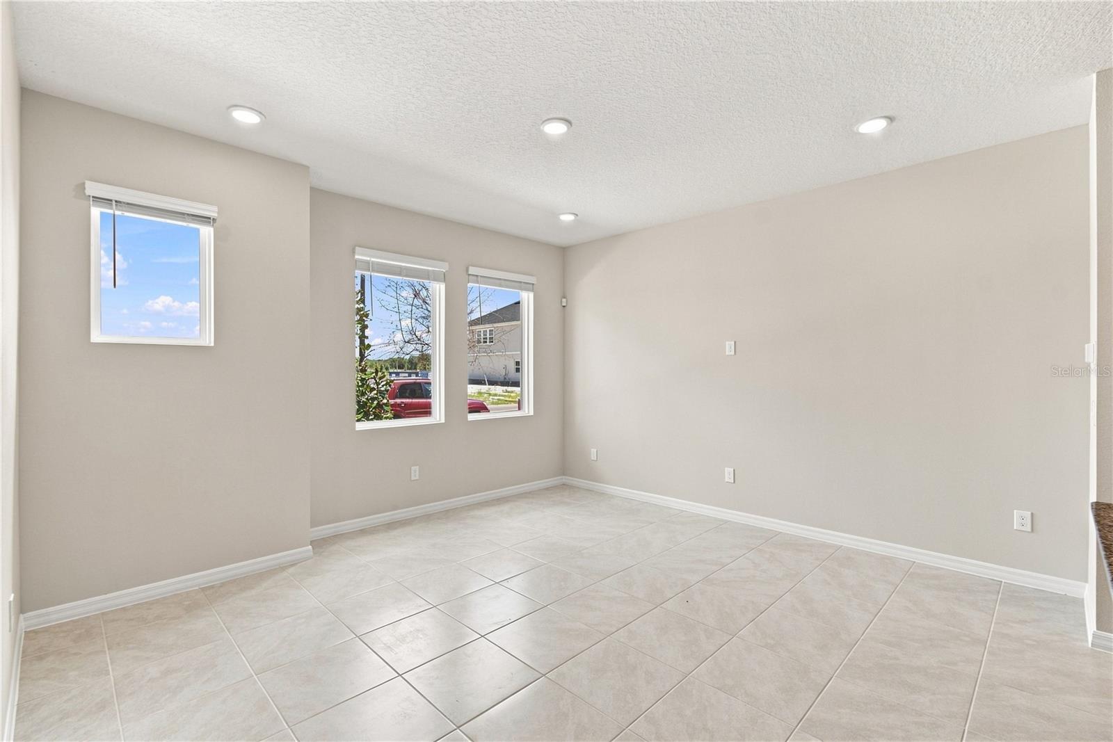 5588 Coopers Hawk Ct Property Photo 10