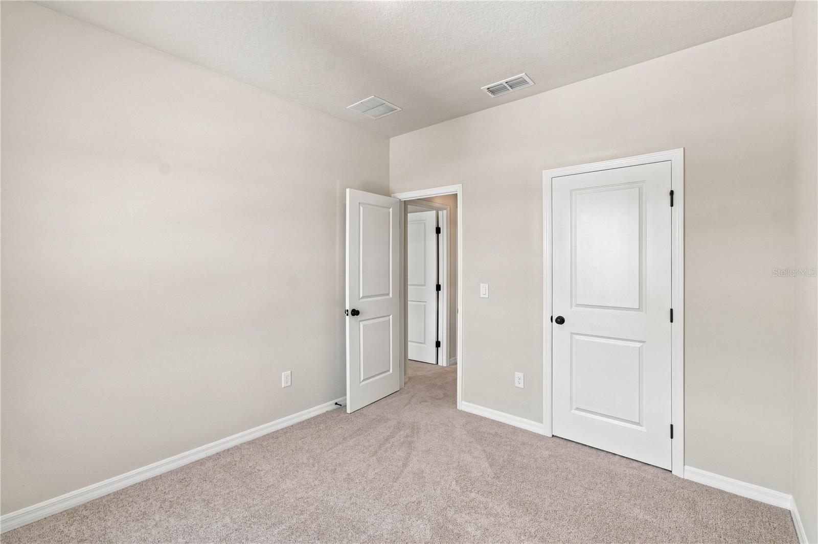 5588 Coopers Hawk Ct Property Photo 22