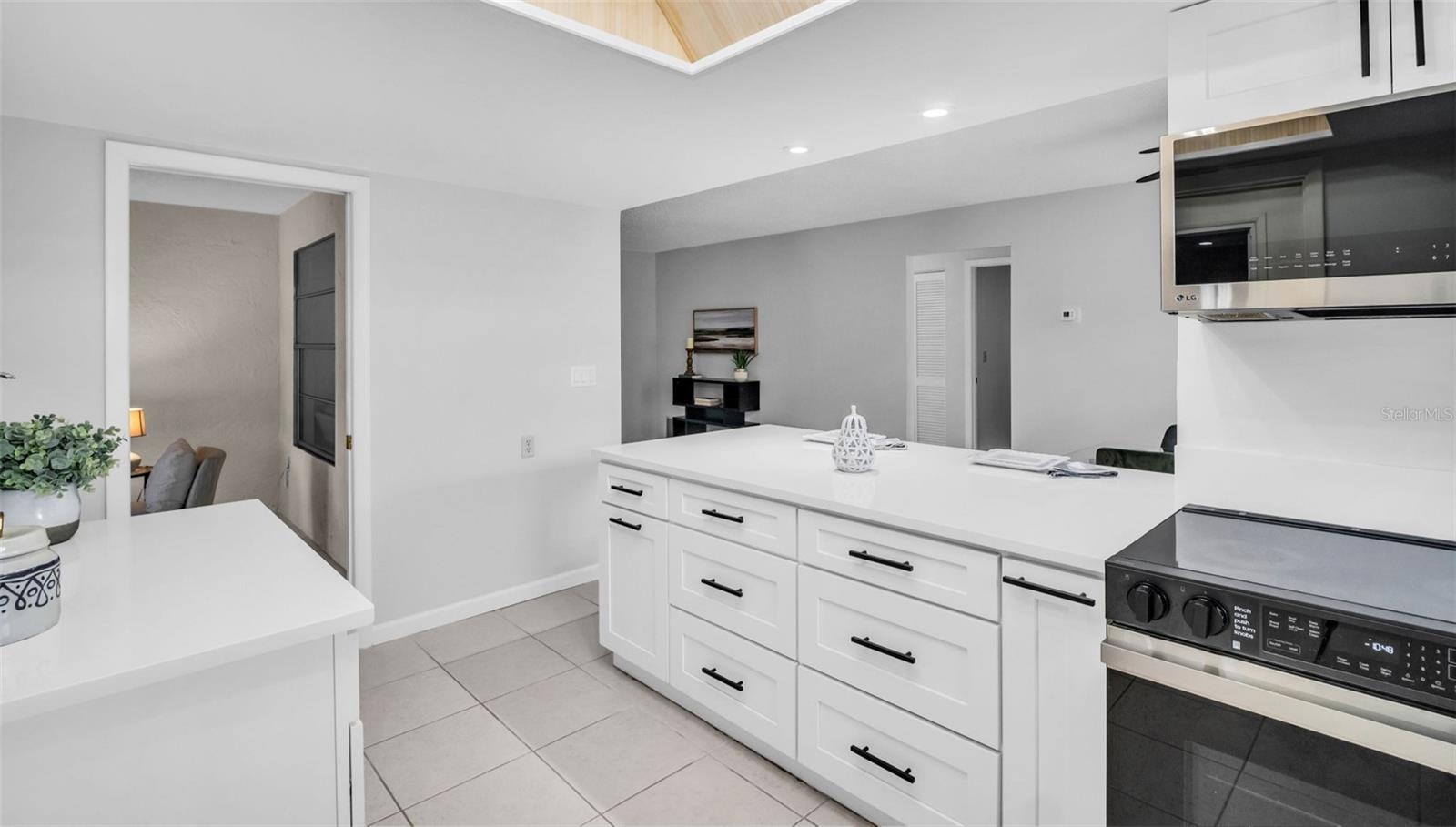 3472 Maclaren Dr Property Photo 16