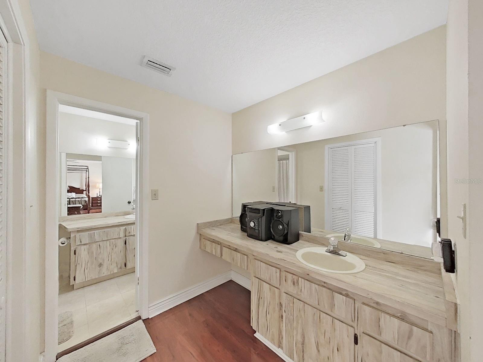 1367 Corner Oaks Dr Property Photo 15