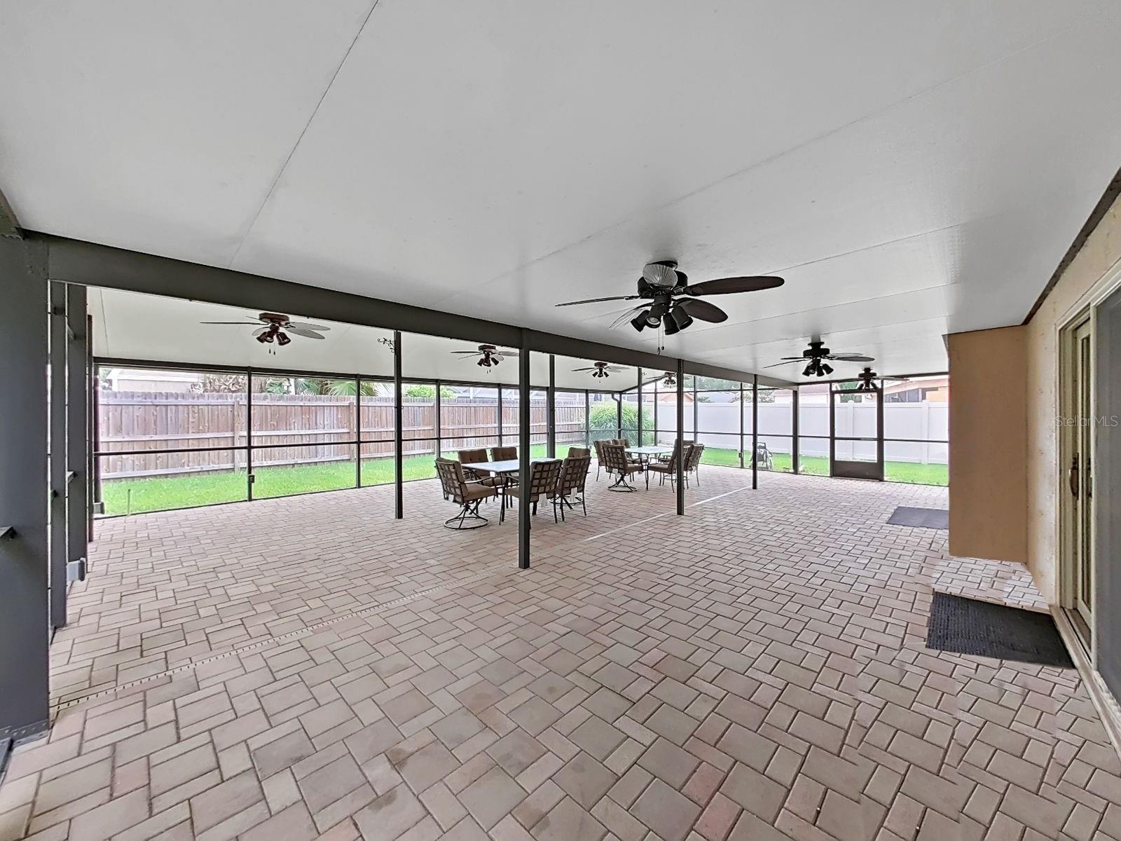 1367 Corner Oaks Dr Property Photo 23
