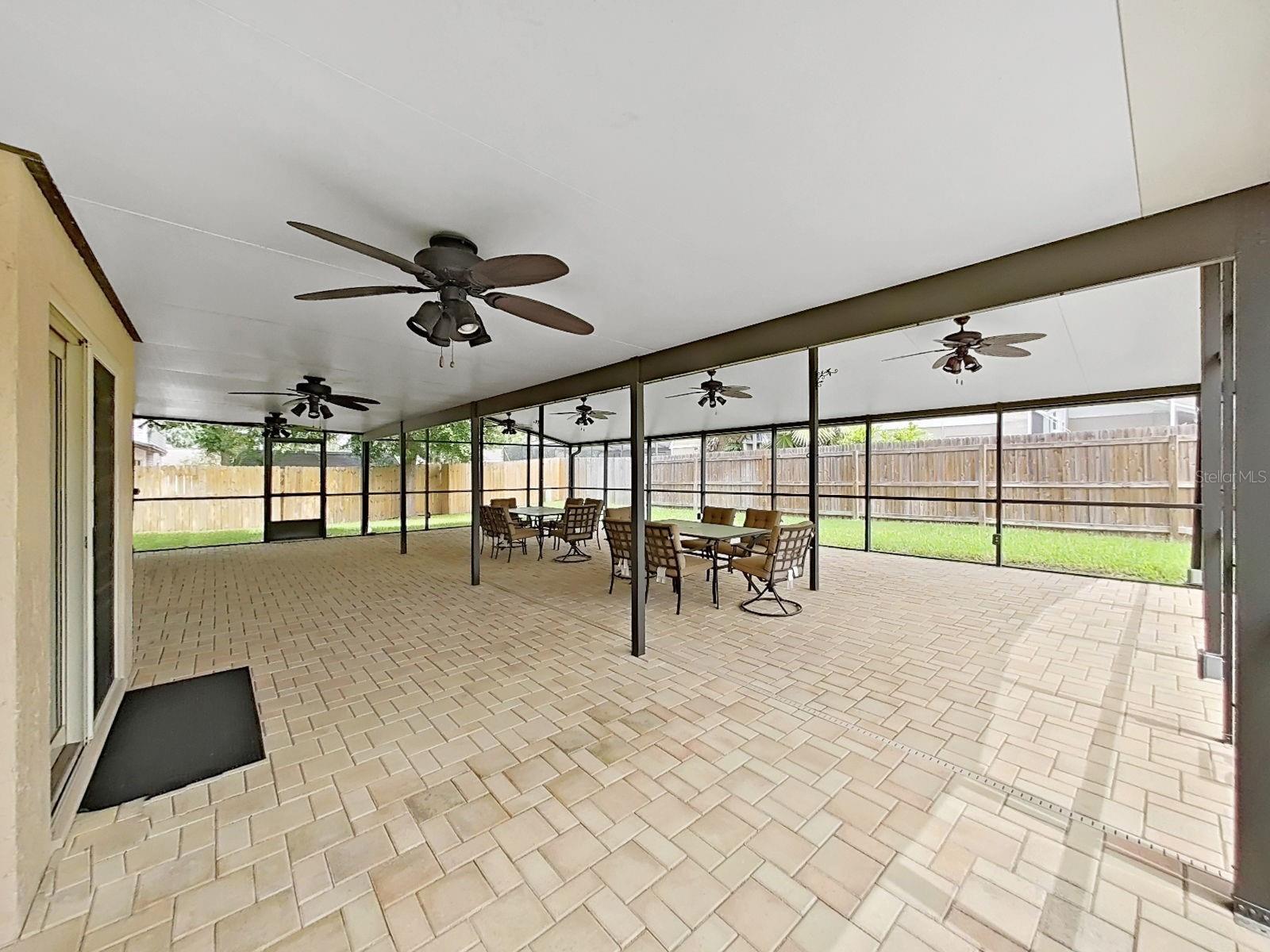 1367 Corner Oaks Dr Property Photo 24