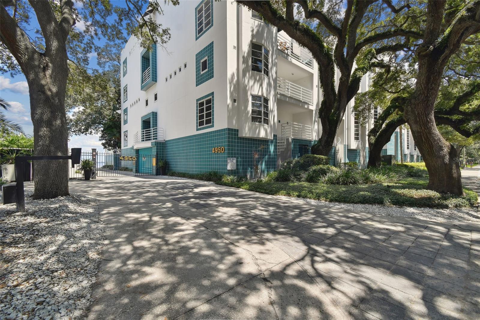 4950 Bayshore Blvd #30 Property Photo 1