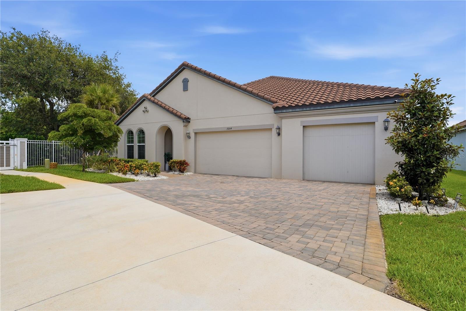 7204 Great Egret Blvd Property Photo 1
