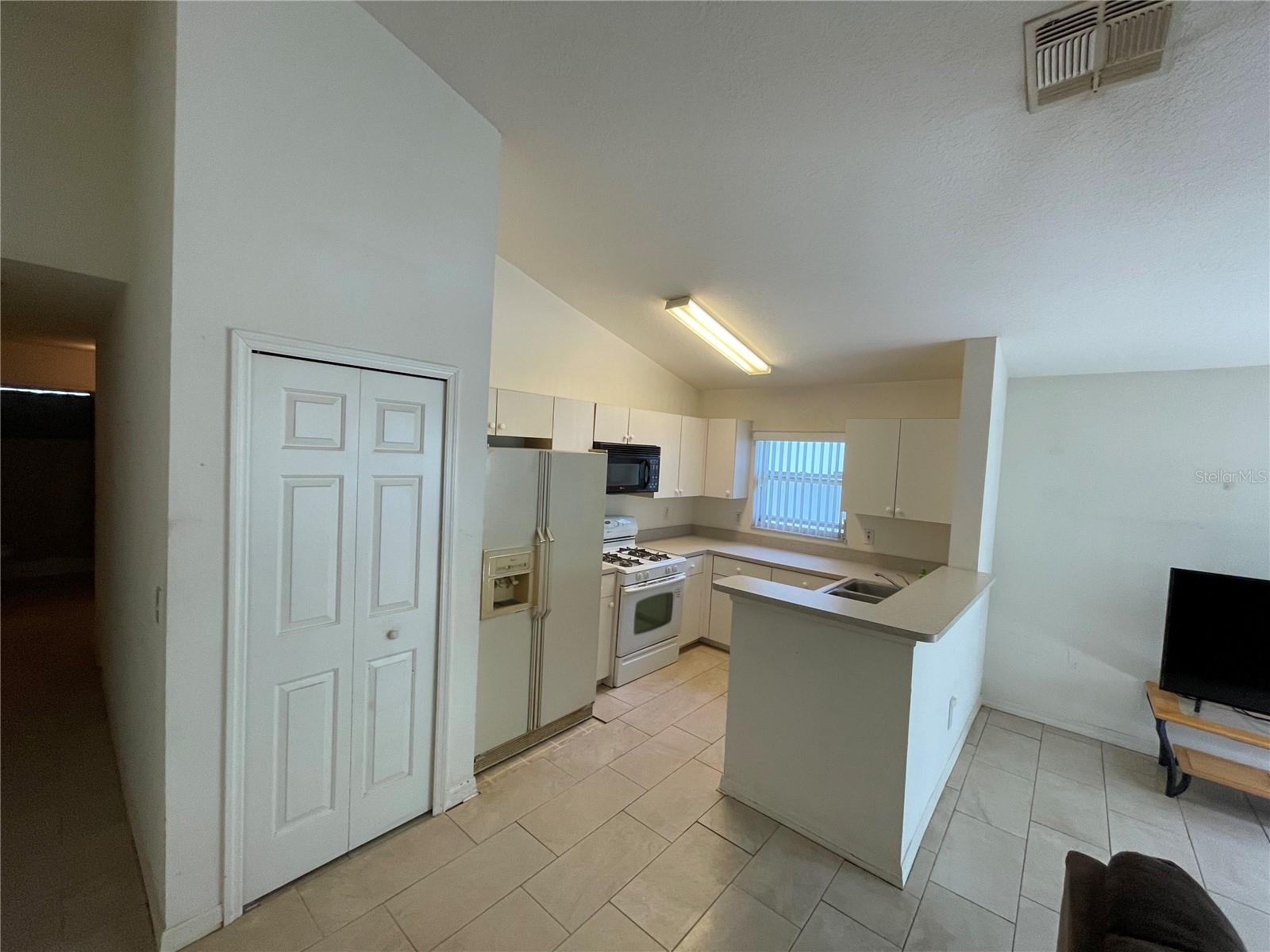 15120 Deer Meadow Dr Property Photo 6