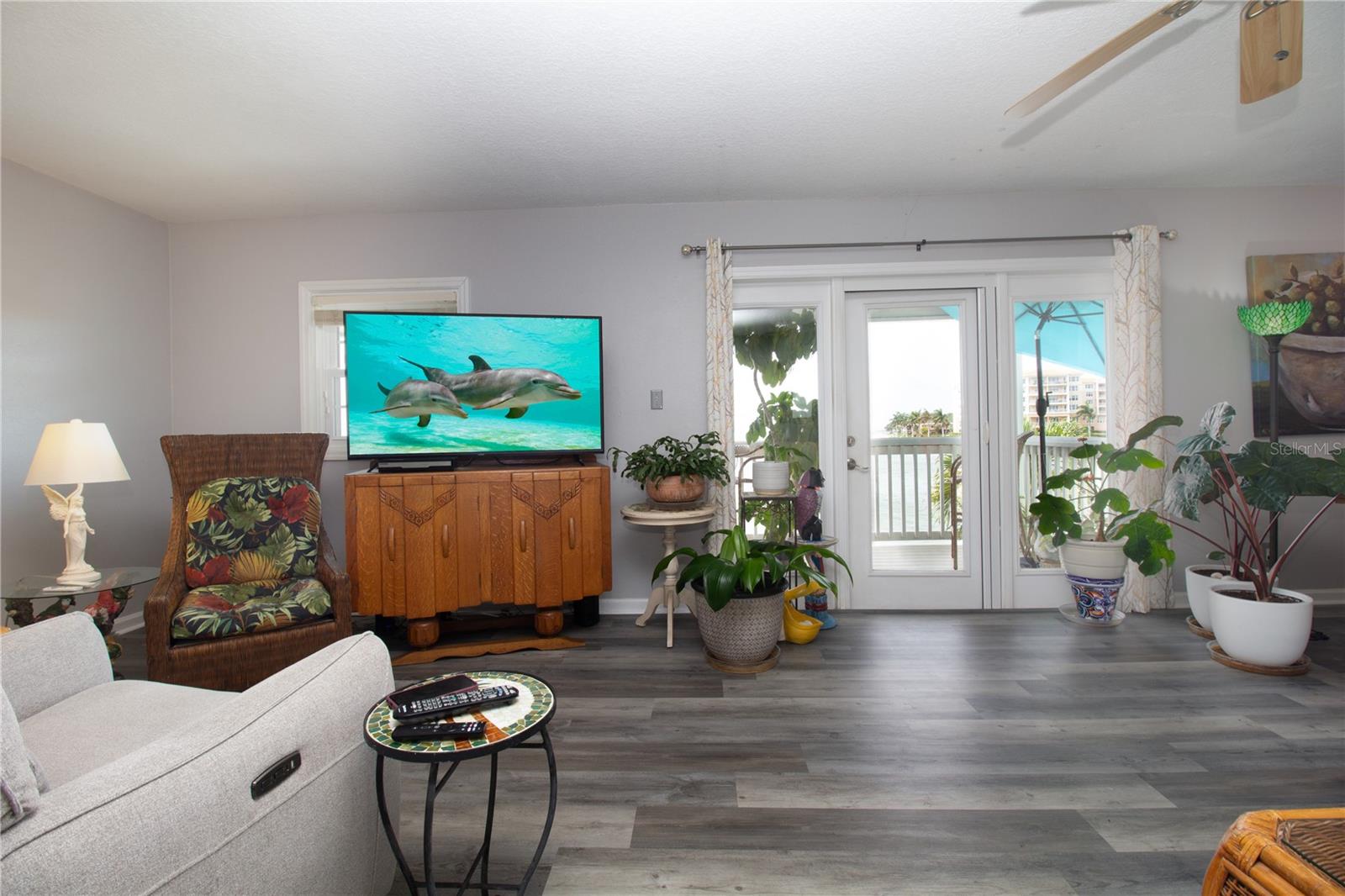 5282 Beach Dr Se #apt D Property Photo 4