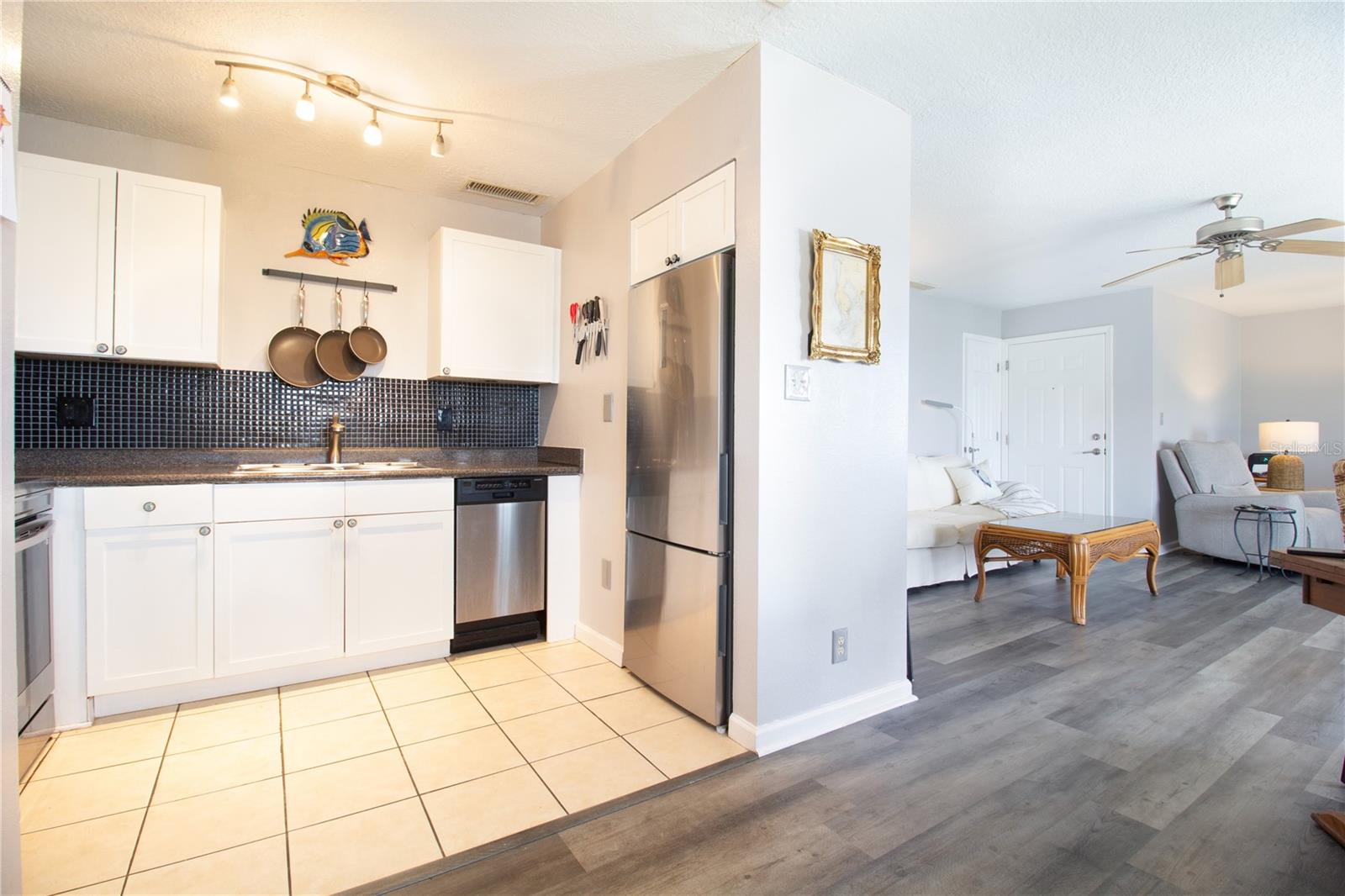 5282 Beach Dr Se #apt D Property Photo 8