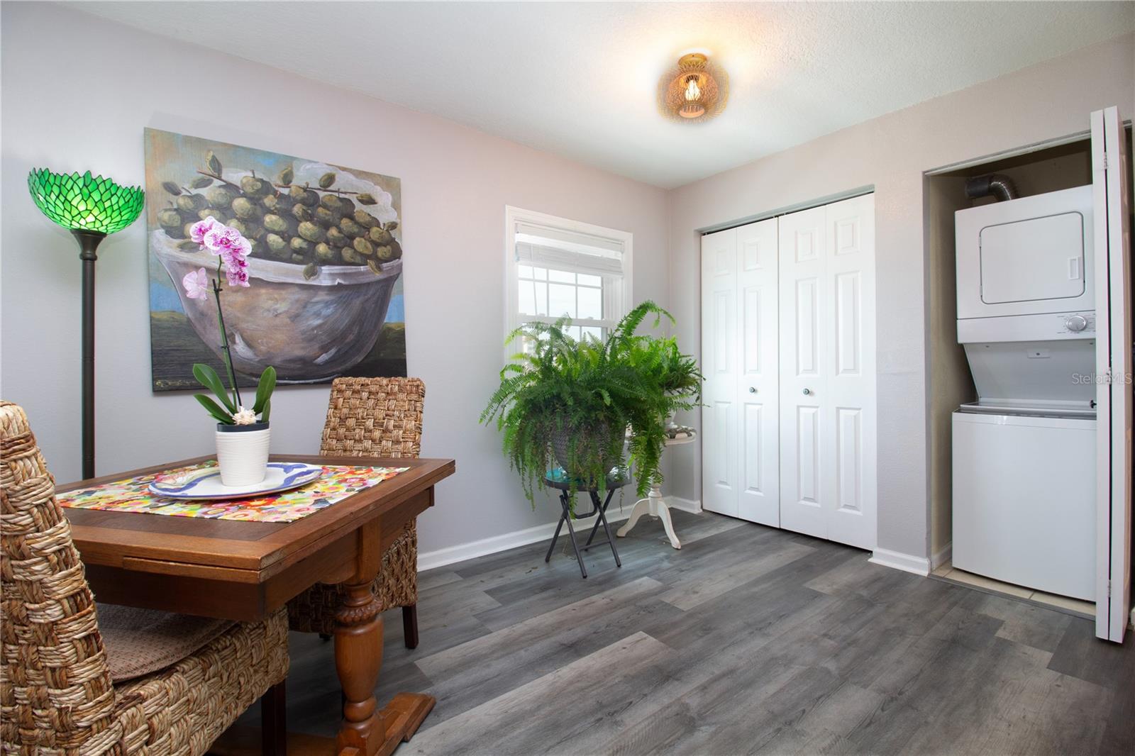 5282 Beach Dr Se #apt D Property Photo 9