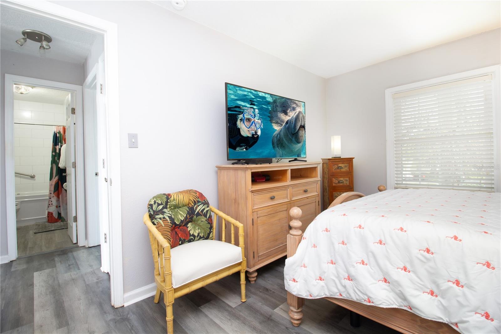 5282 Beach Dr Se #apt D Property Photo 11