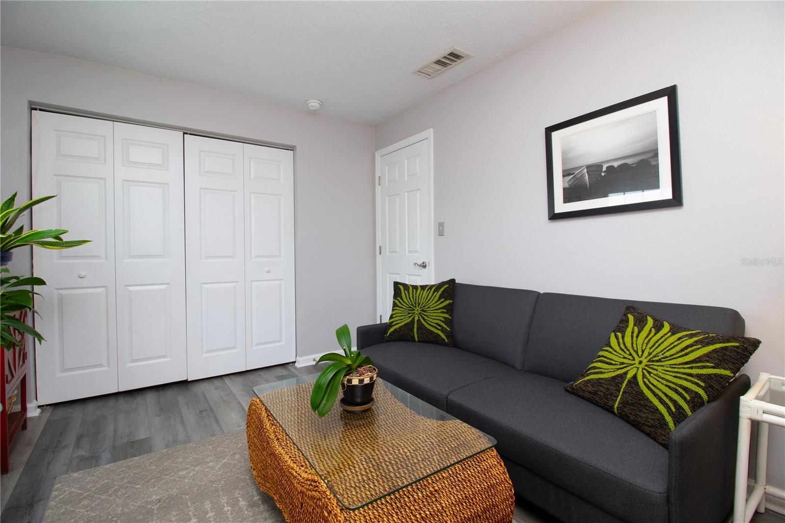 5282 Beach Dr Se #apt D Property Photo 13