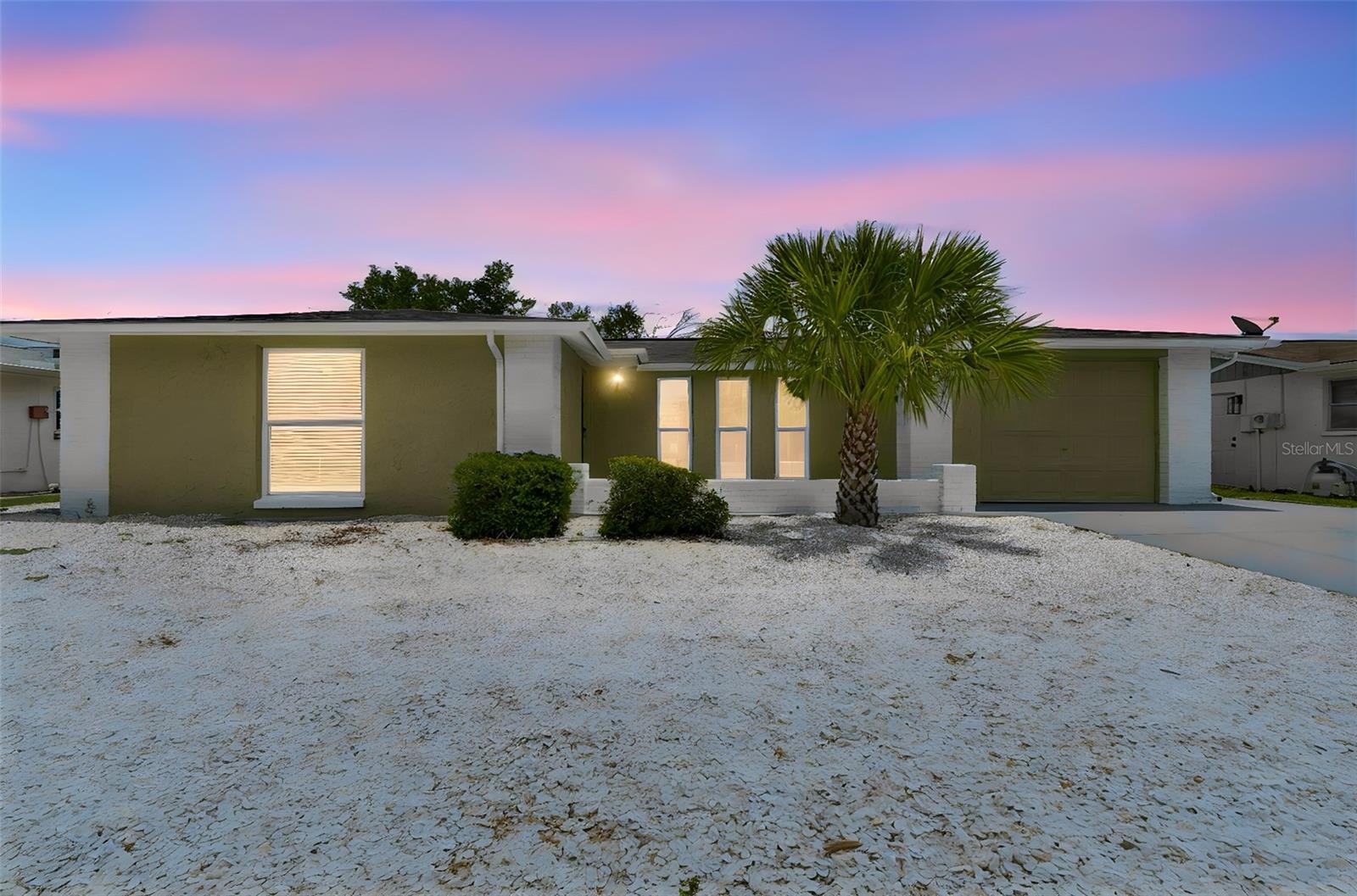 11130 Tamarix Ave Property Photo 1