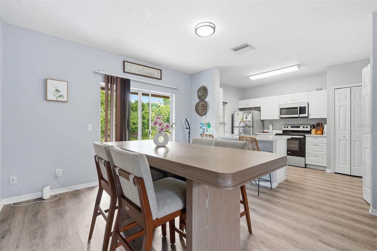 1250 Charlesworth Dr Property Photo 15