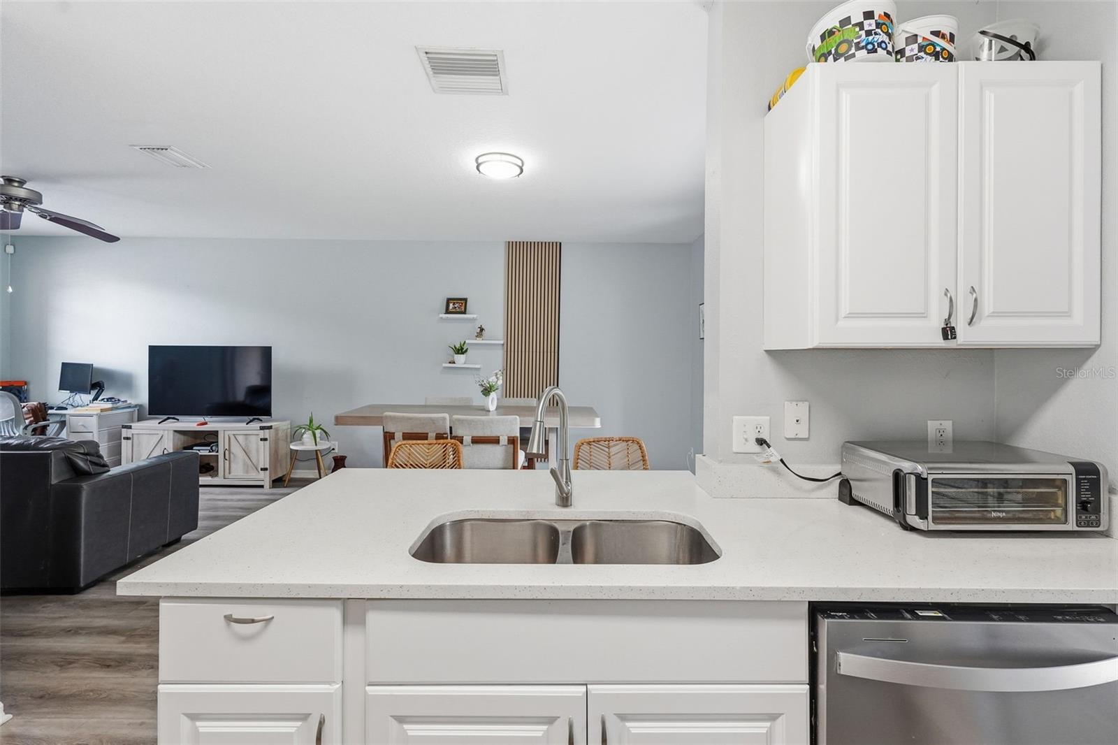 1250 Charlesworth Dr Property Photo 24