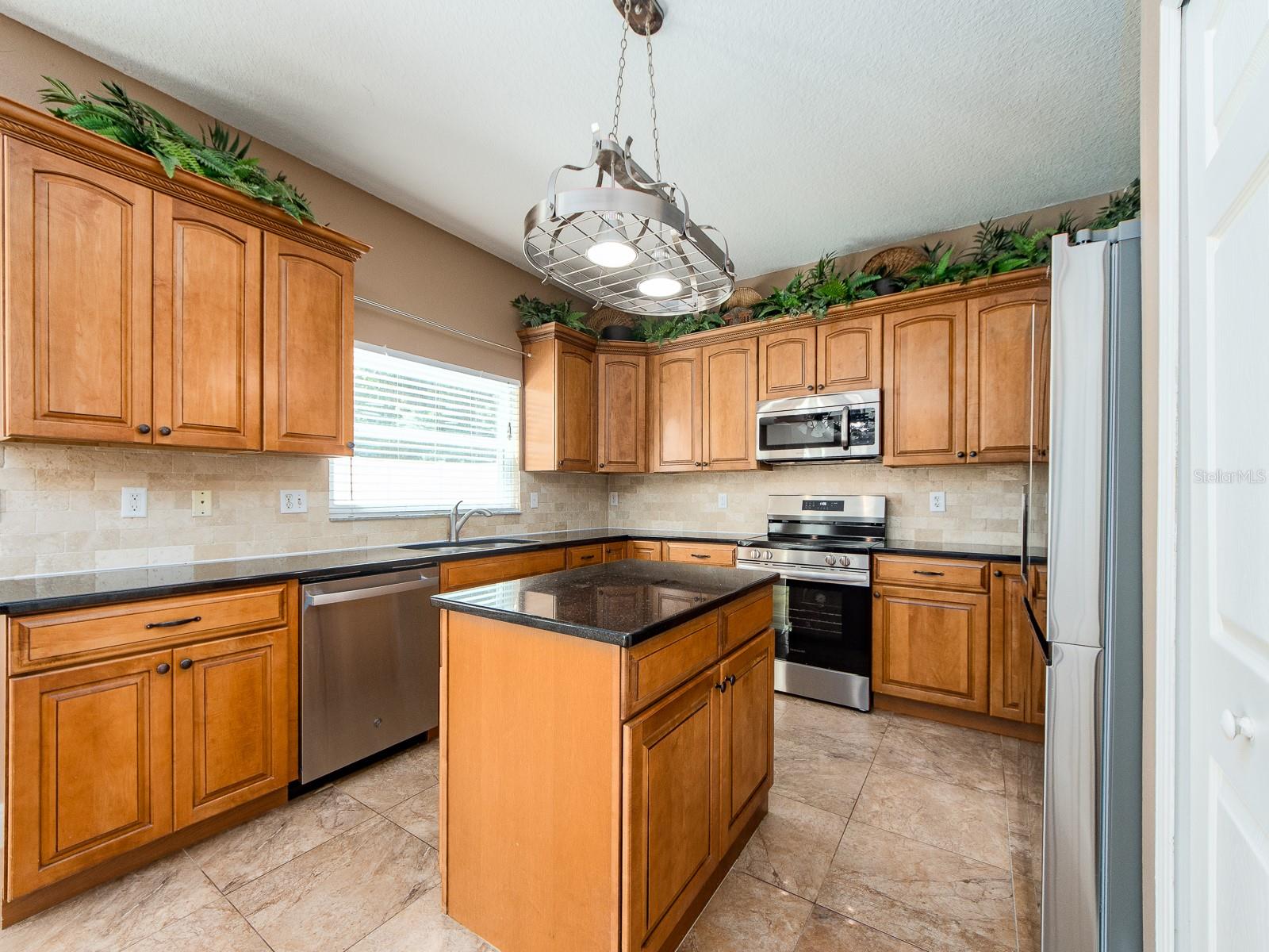3256 Bentley Dr Property Photo 6