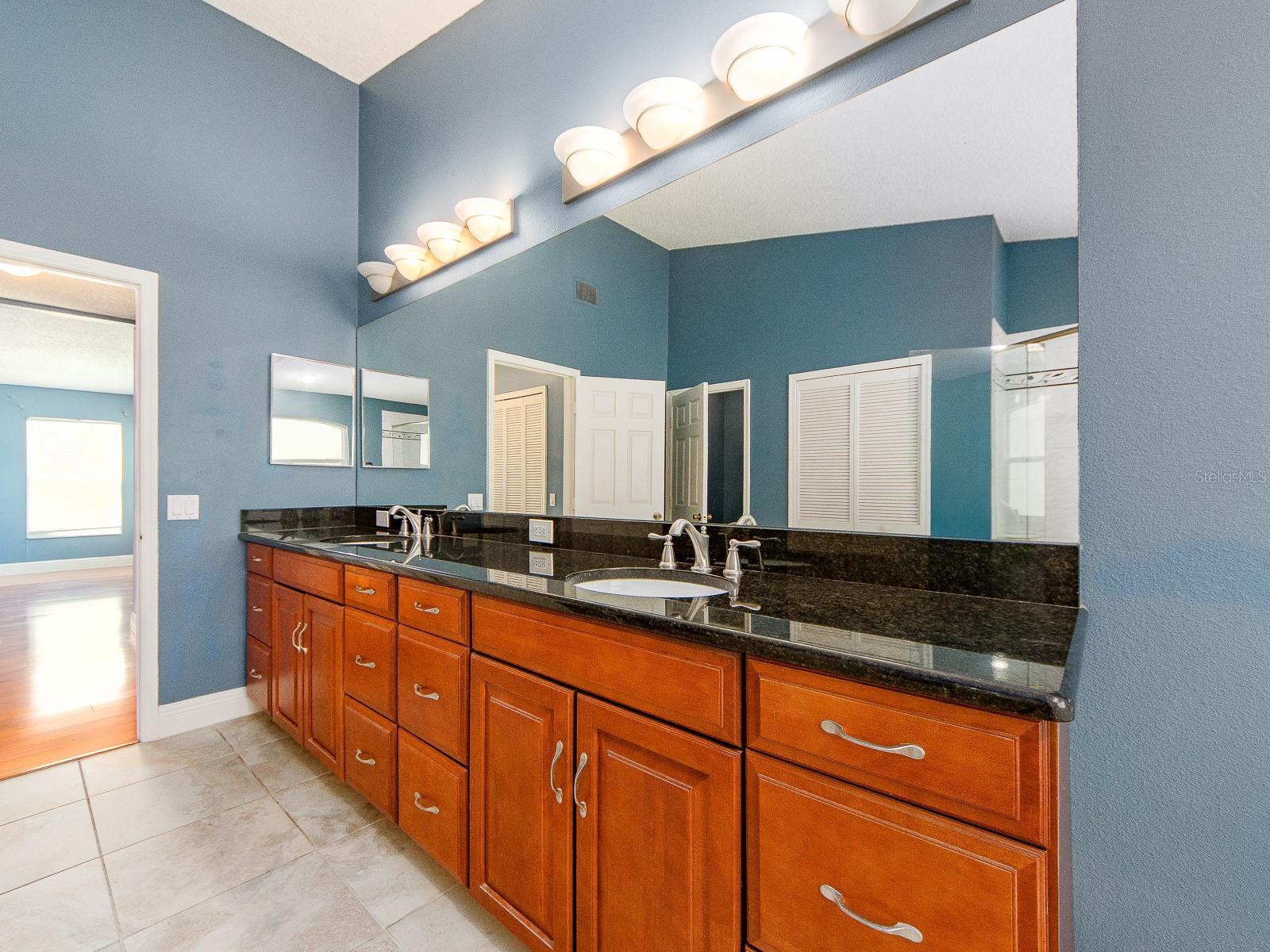 3256 Bentley Dr Property Photo 24