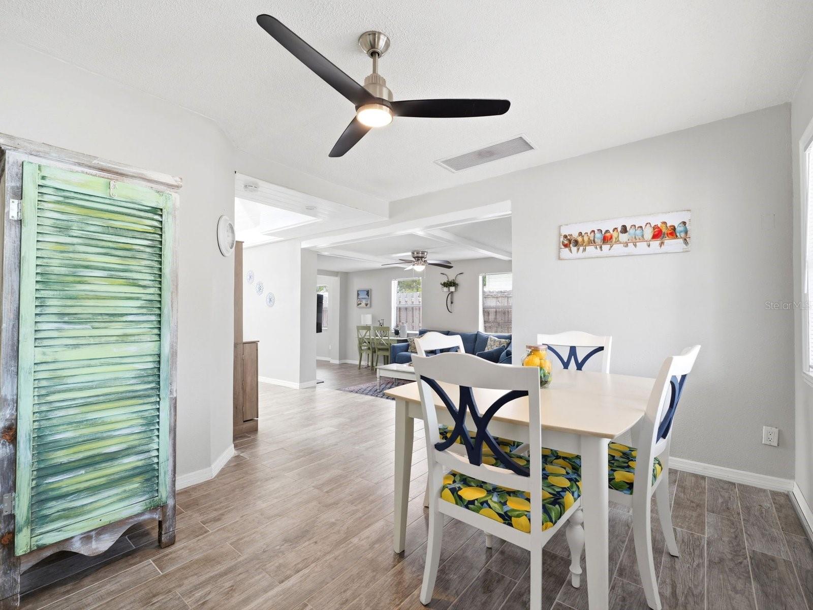 1207 1st St Property Photo 6