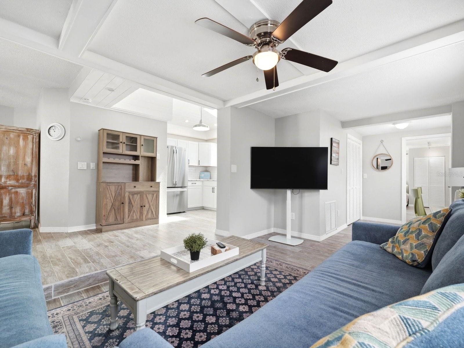 1207 1st St Property Photo 9