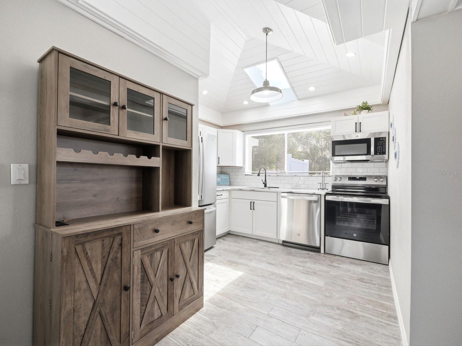1207 1st St Property Photo 12