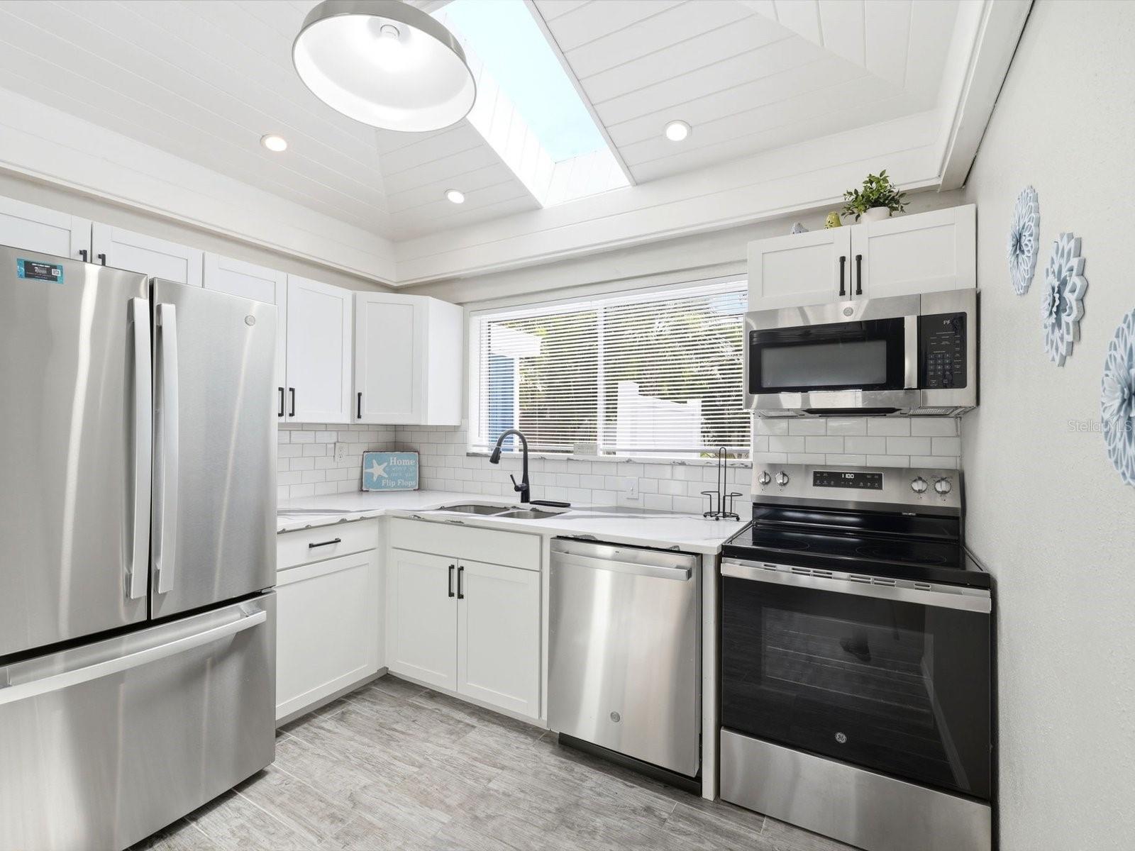 1207 1st St Property Photo 13
