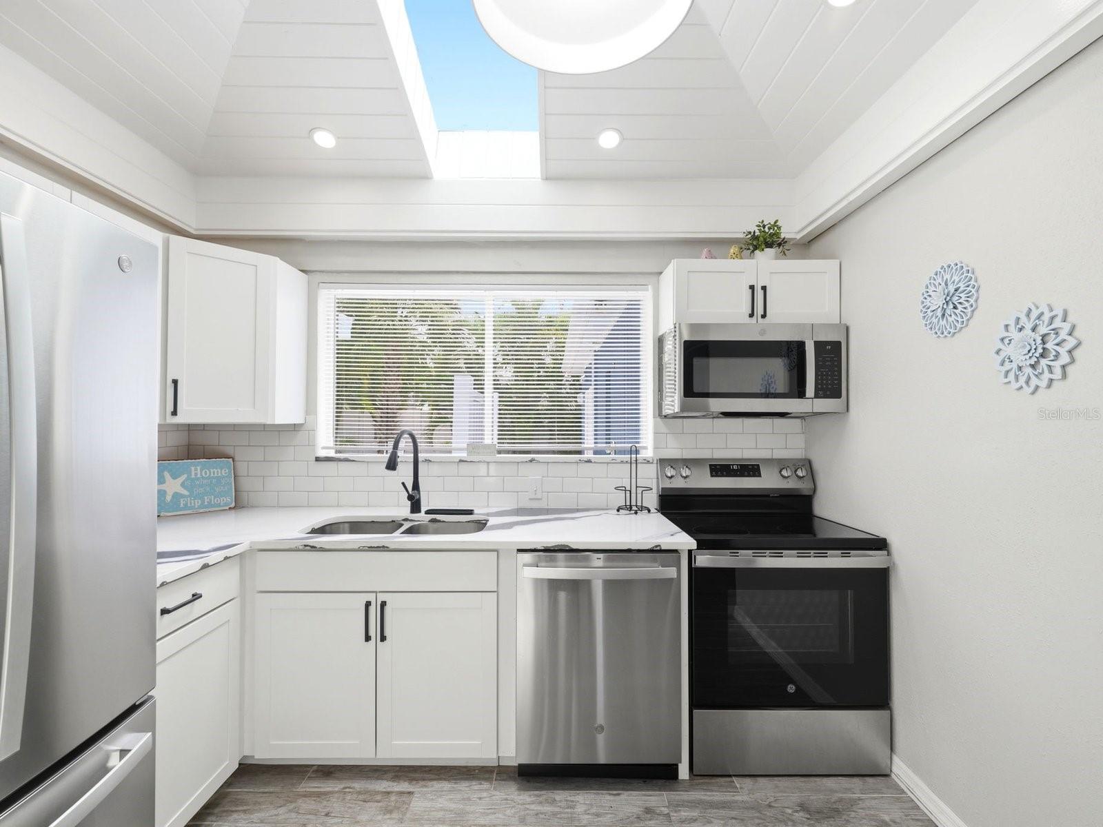 1207 1st St Property Photo 15