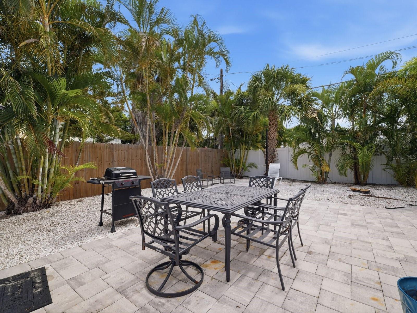1207 1st St Property Photo 33