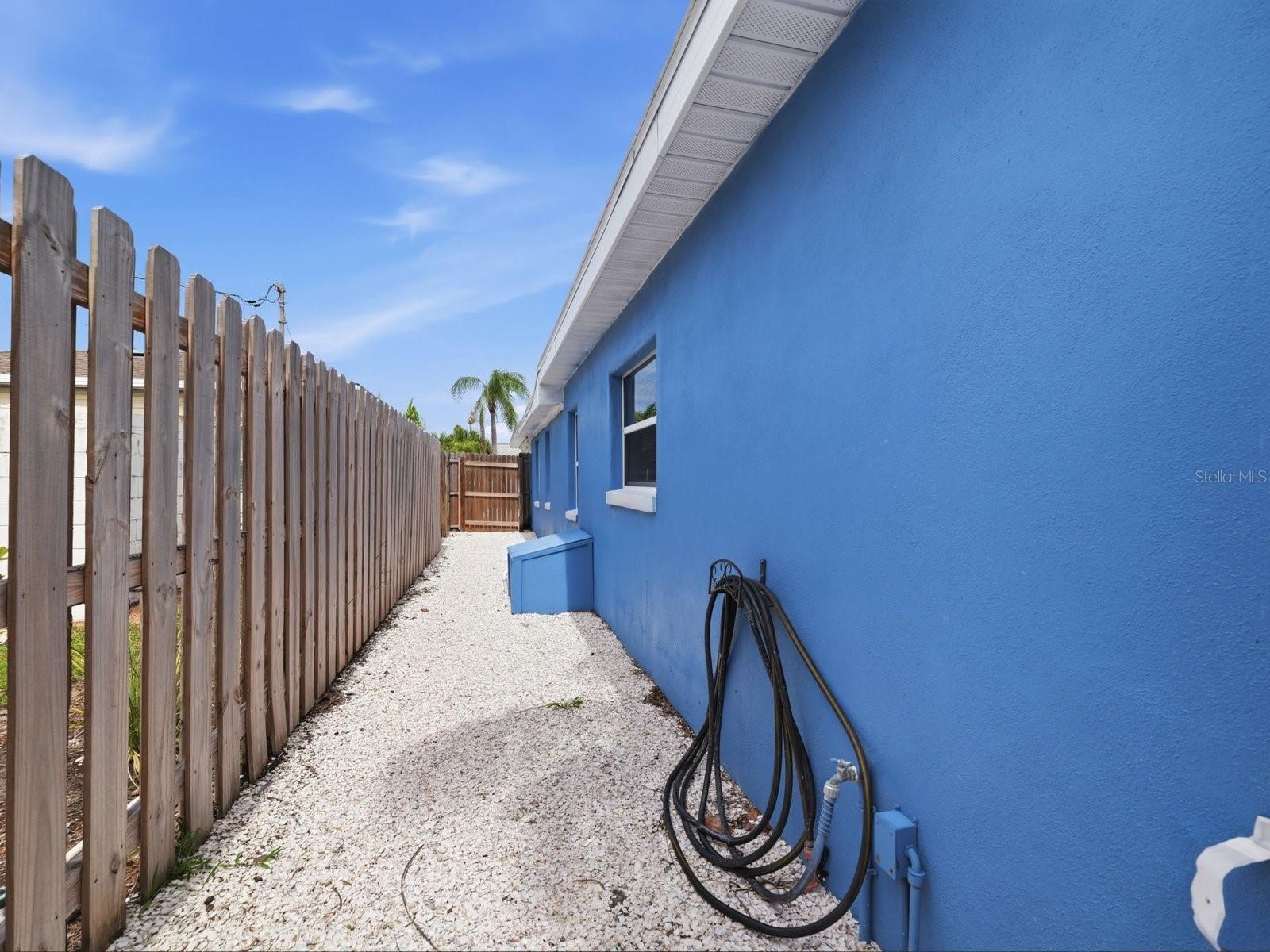 1207 1st St Property Photo 36