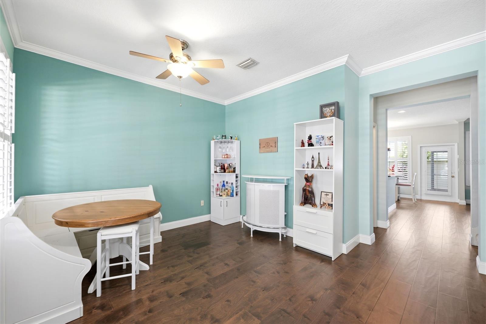 10016 Bentley Way Property Photo 4