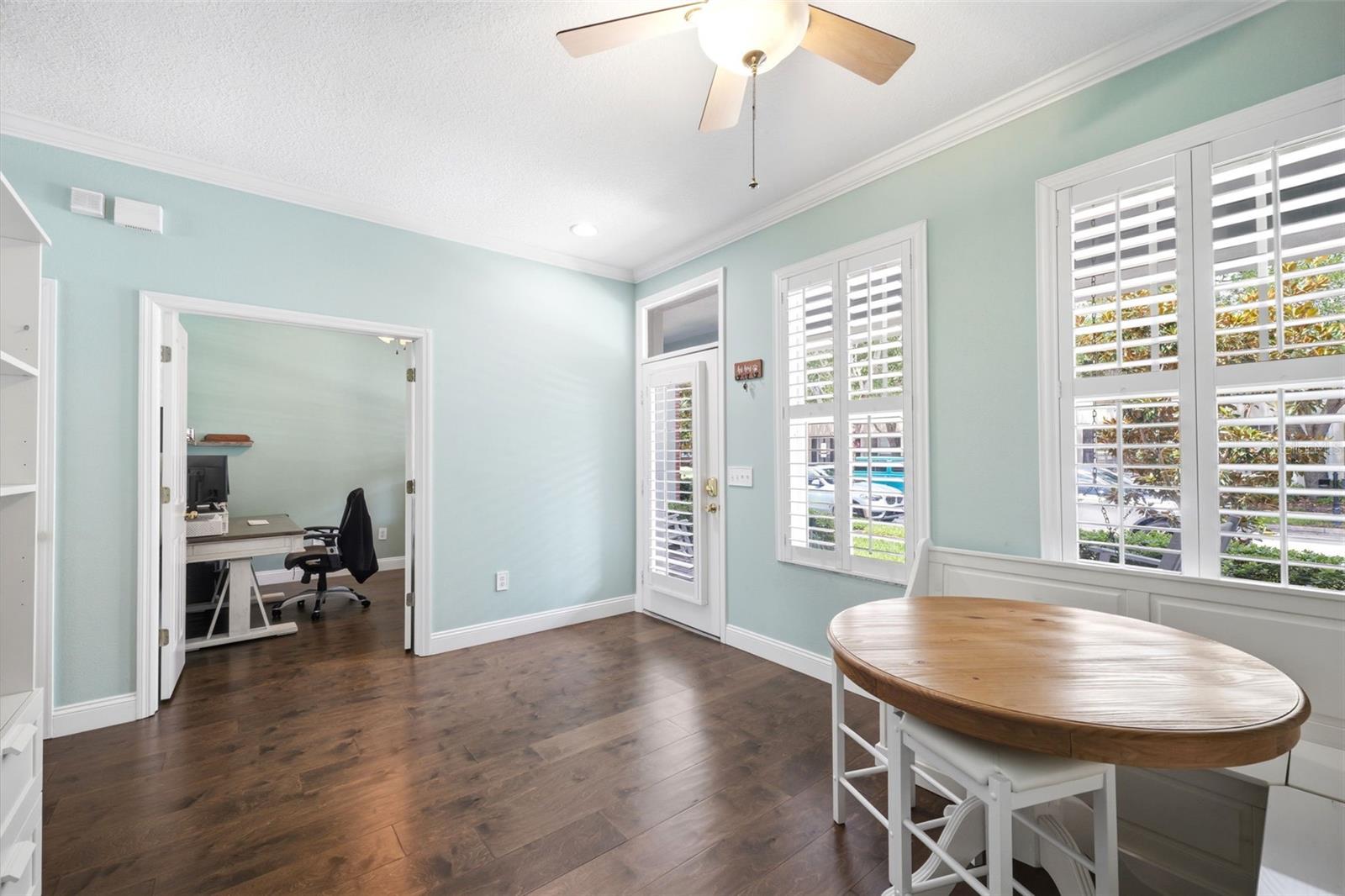 10016 Bentley Way Property Photo 6