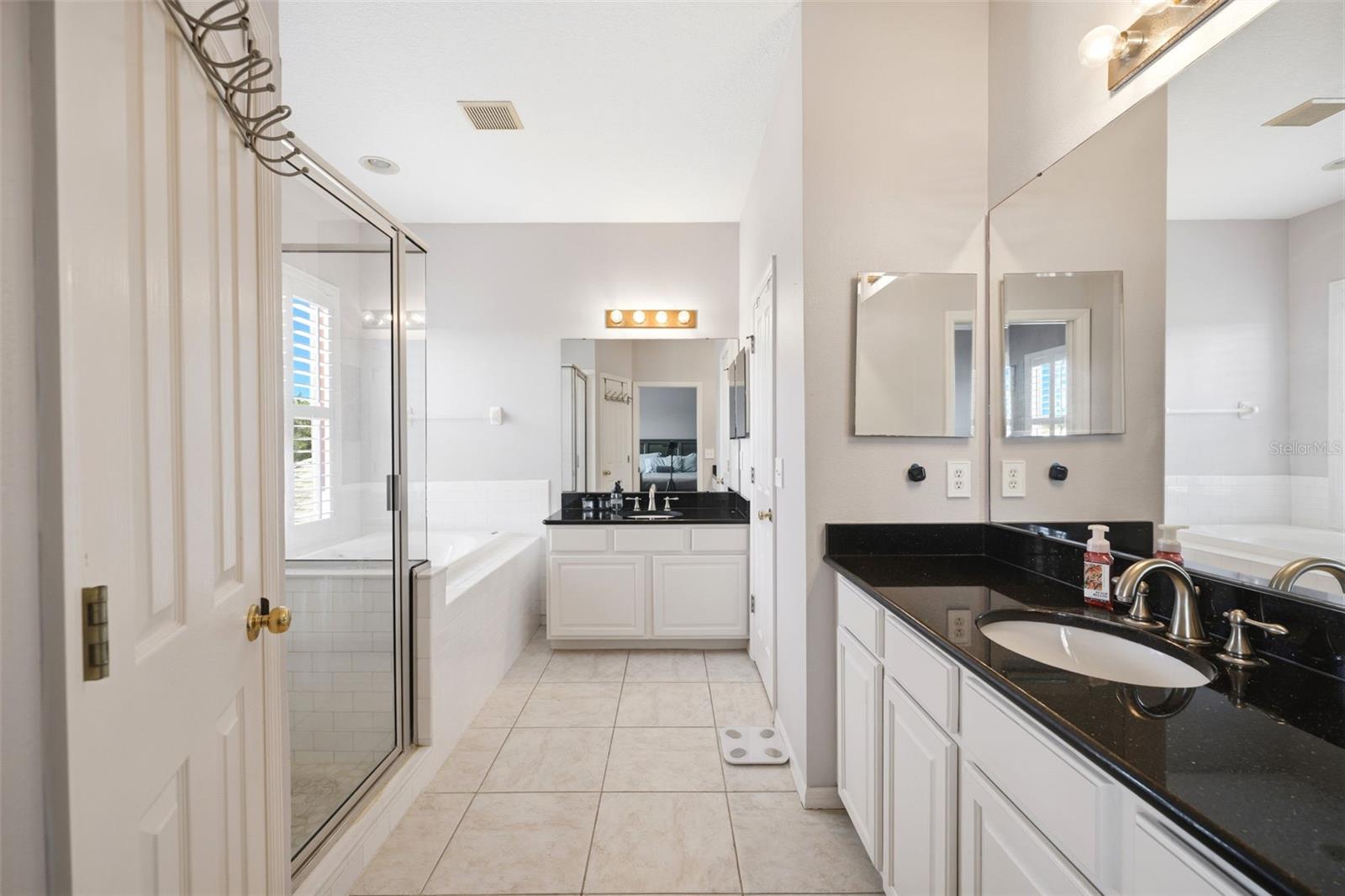 10016 Bentley Way Property Photo 24