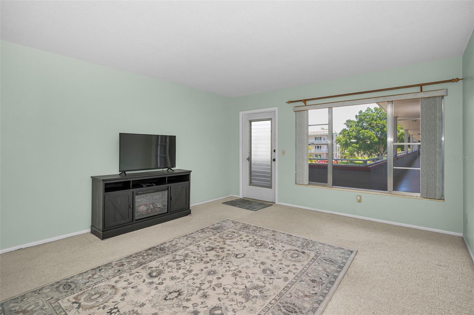 2072 Australia Way W #32 Property Photo 9