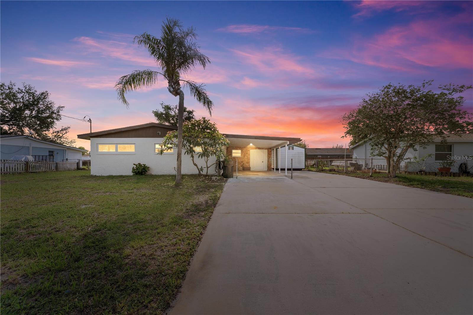 6221 Florida Cir E Property Photo 1