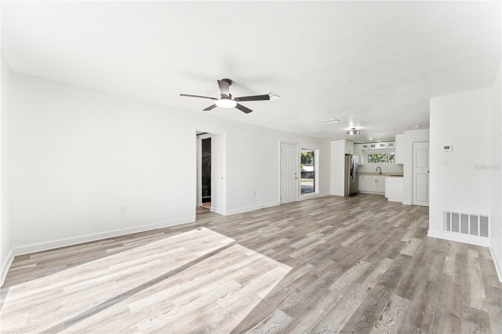 6221 Florida Cir E Property Photo 7