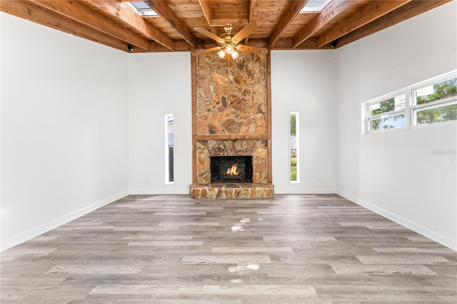 6221 Florida Cir E Property Photo 9