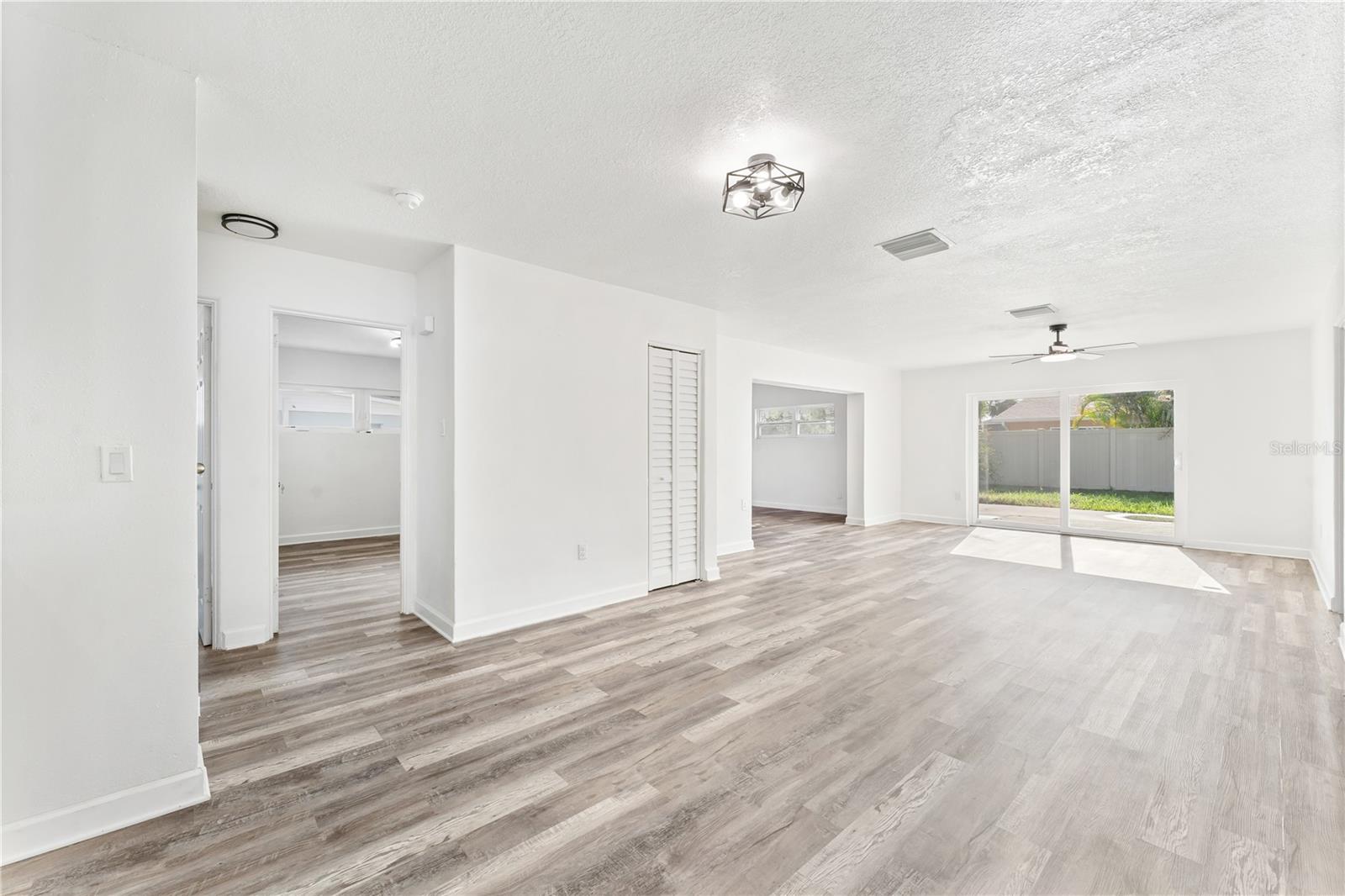 6221 Florida Cir E Property Photo 13