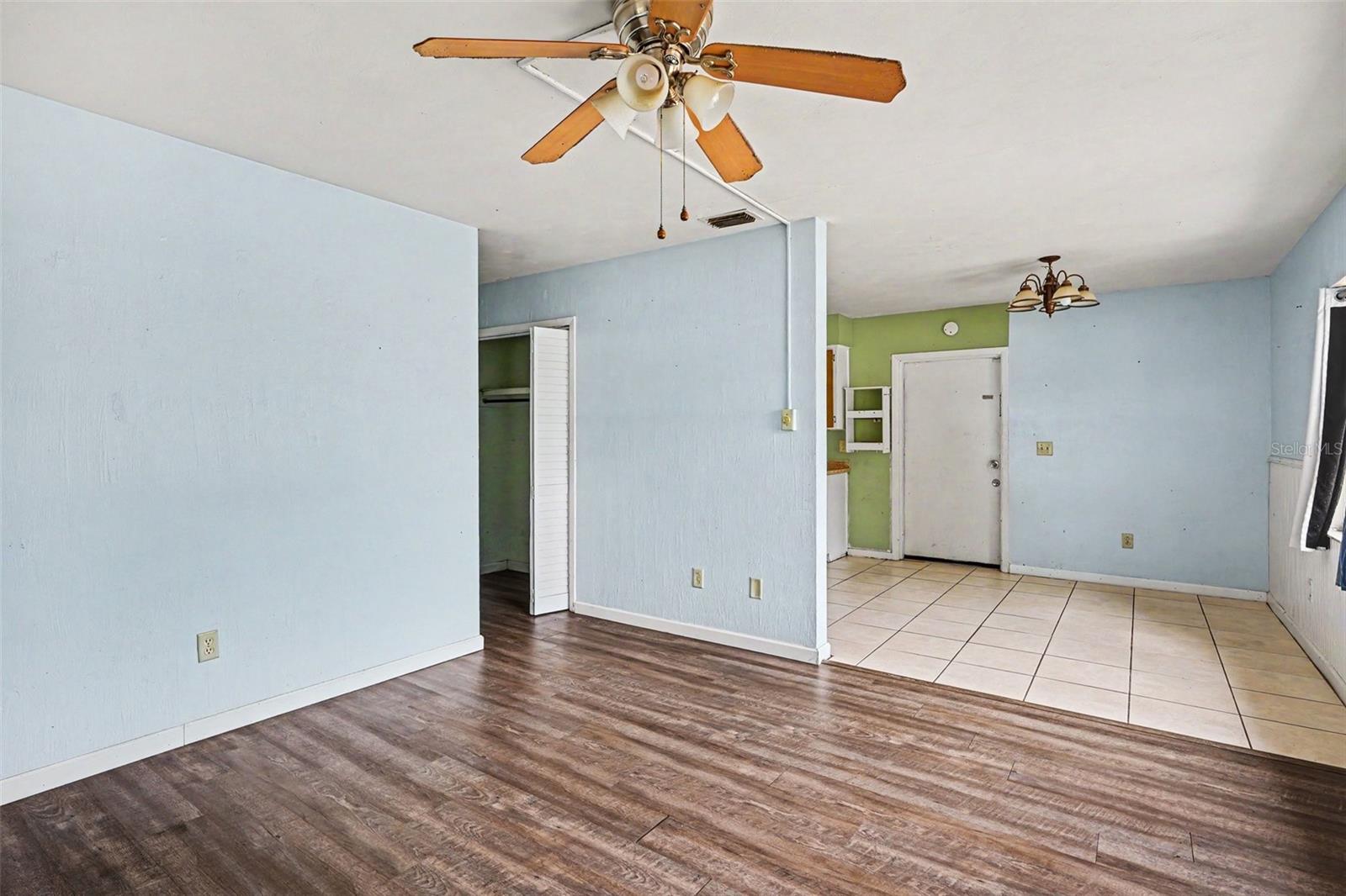 520 S Orange Ave Property Photo 5