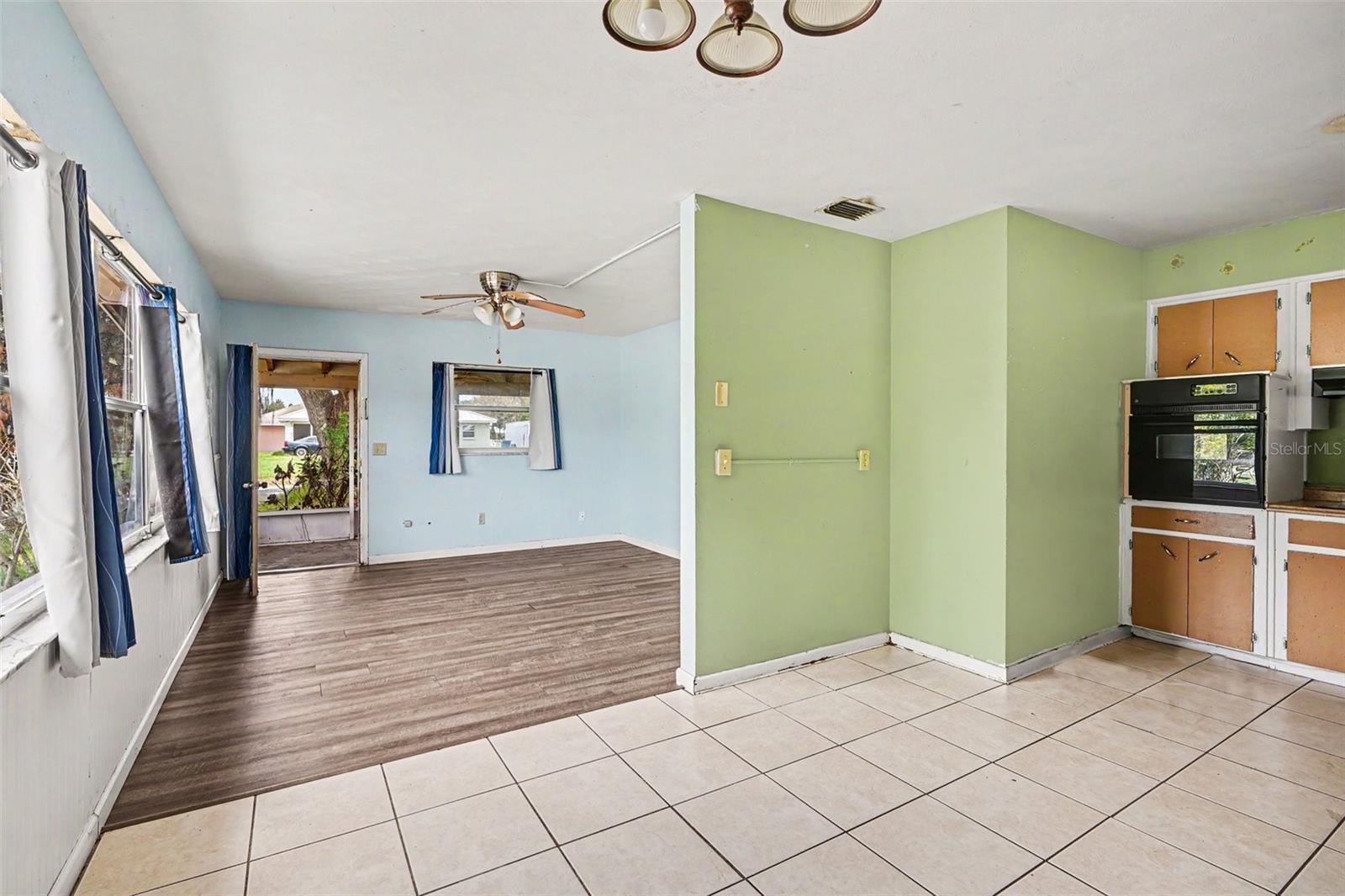 520 S Orange Ave Property Photo 7